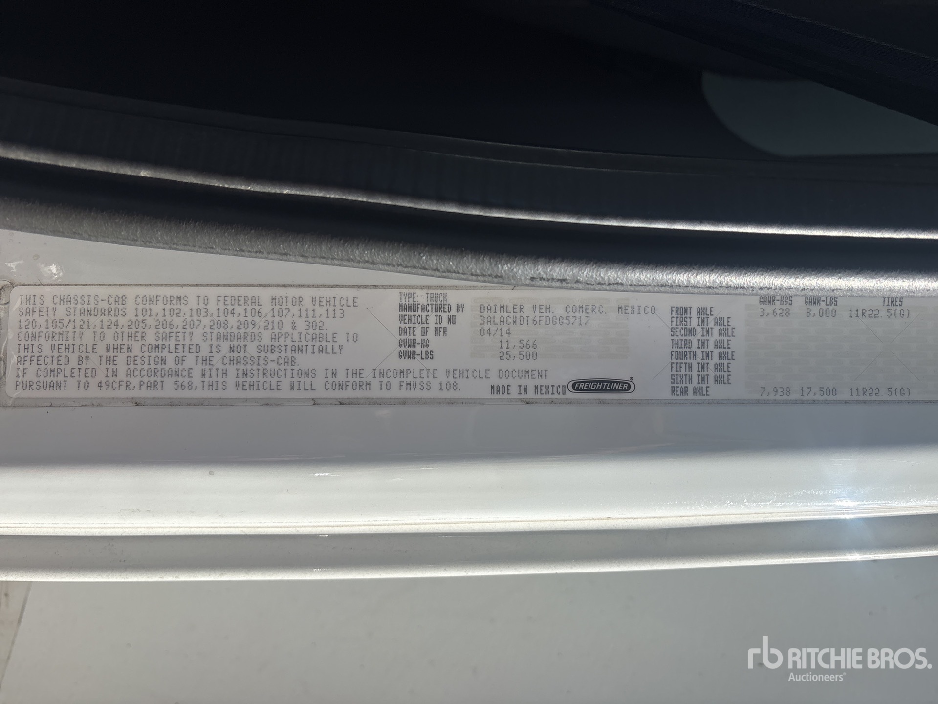 2015 Freightliner M2106