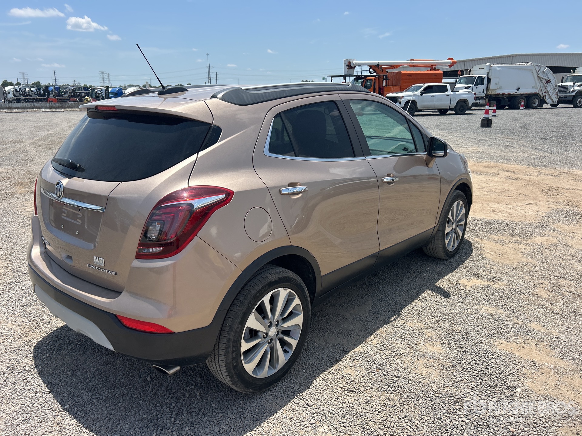 General Appearance with Picture, Right Rear Corner