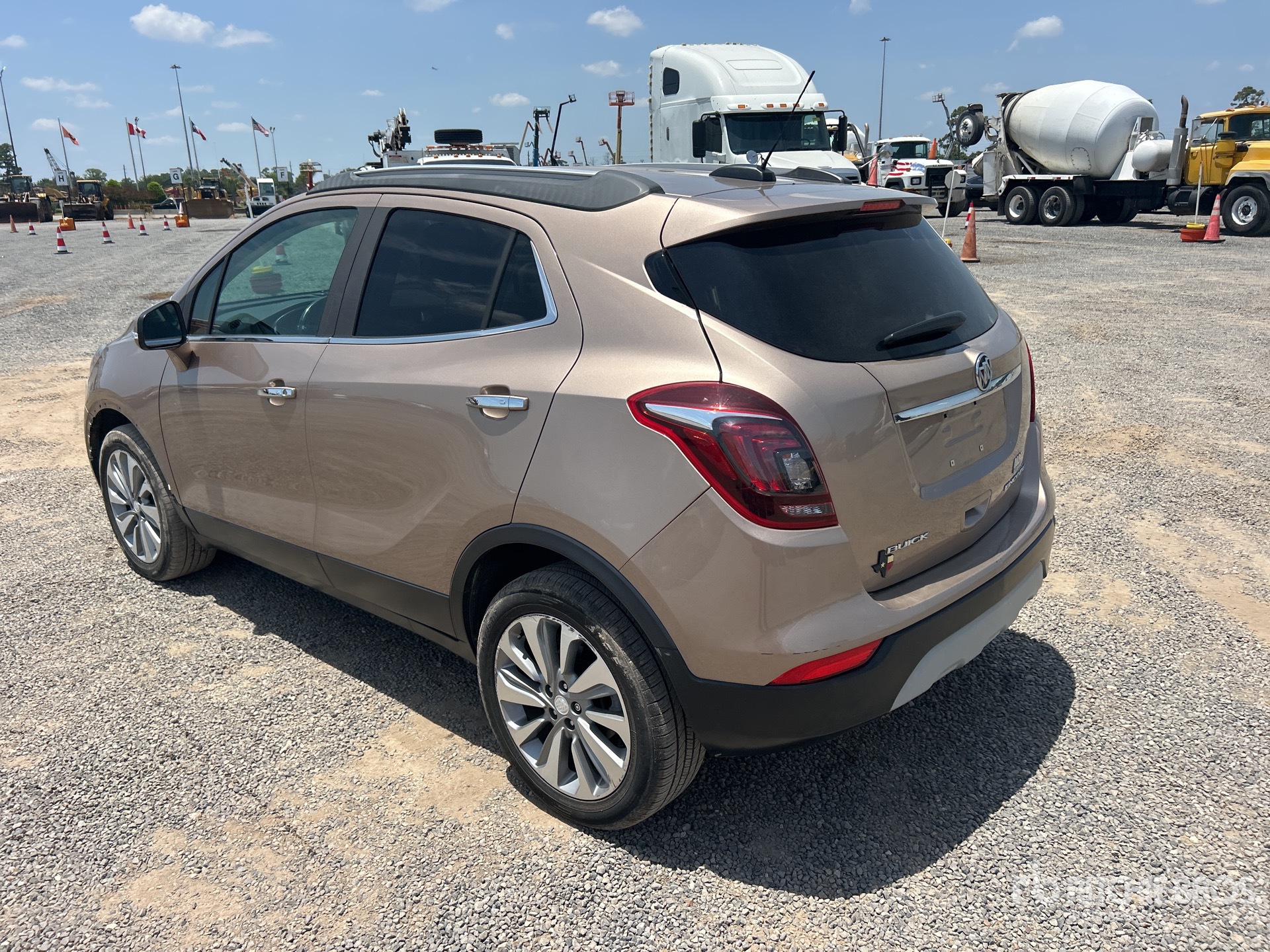 General Appearance with Picture, Left Rear Corner