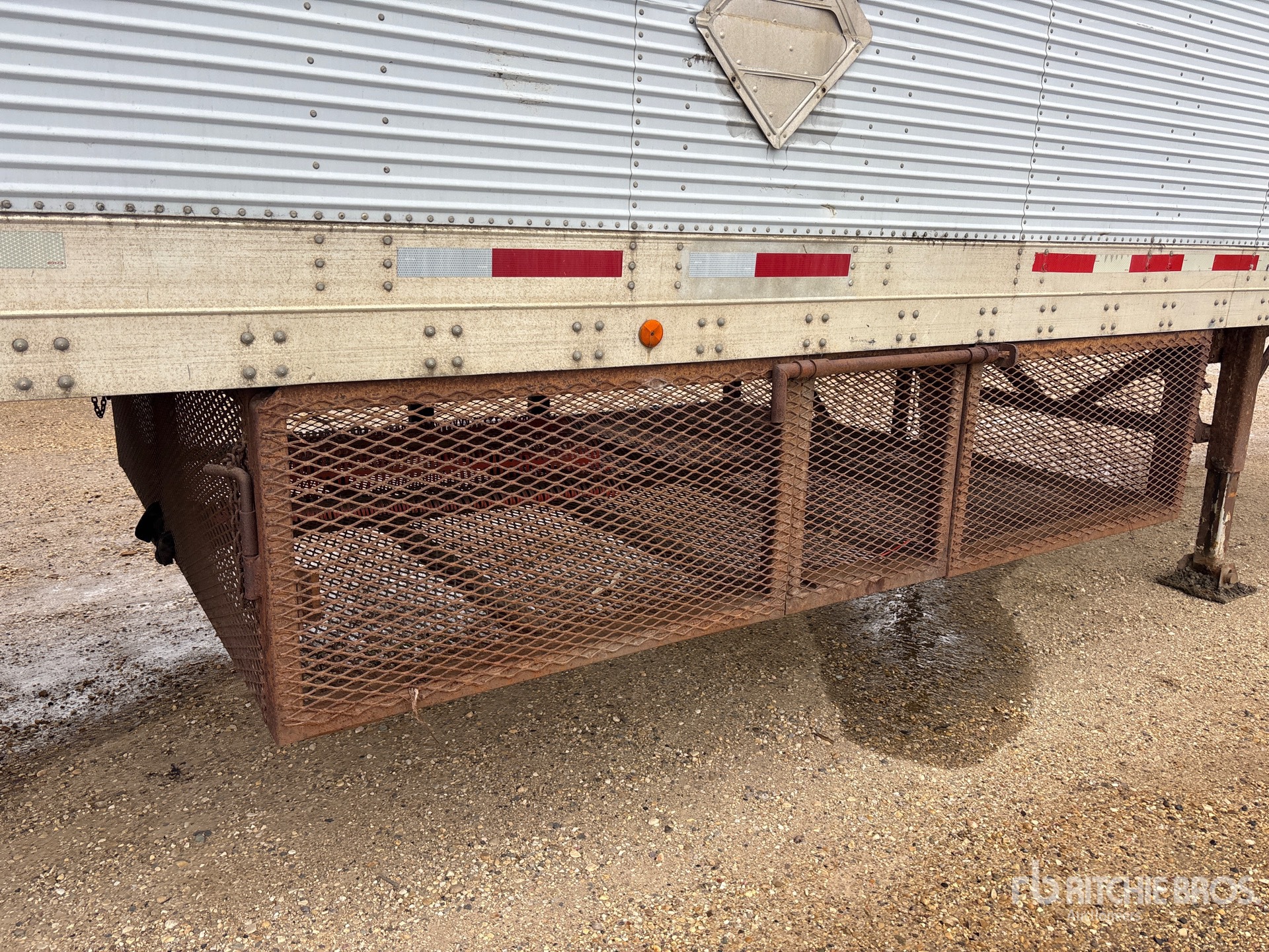 1982 Fruehauf 45 ft T/A Storage