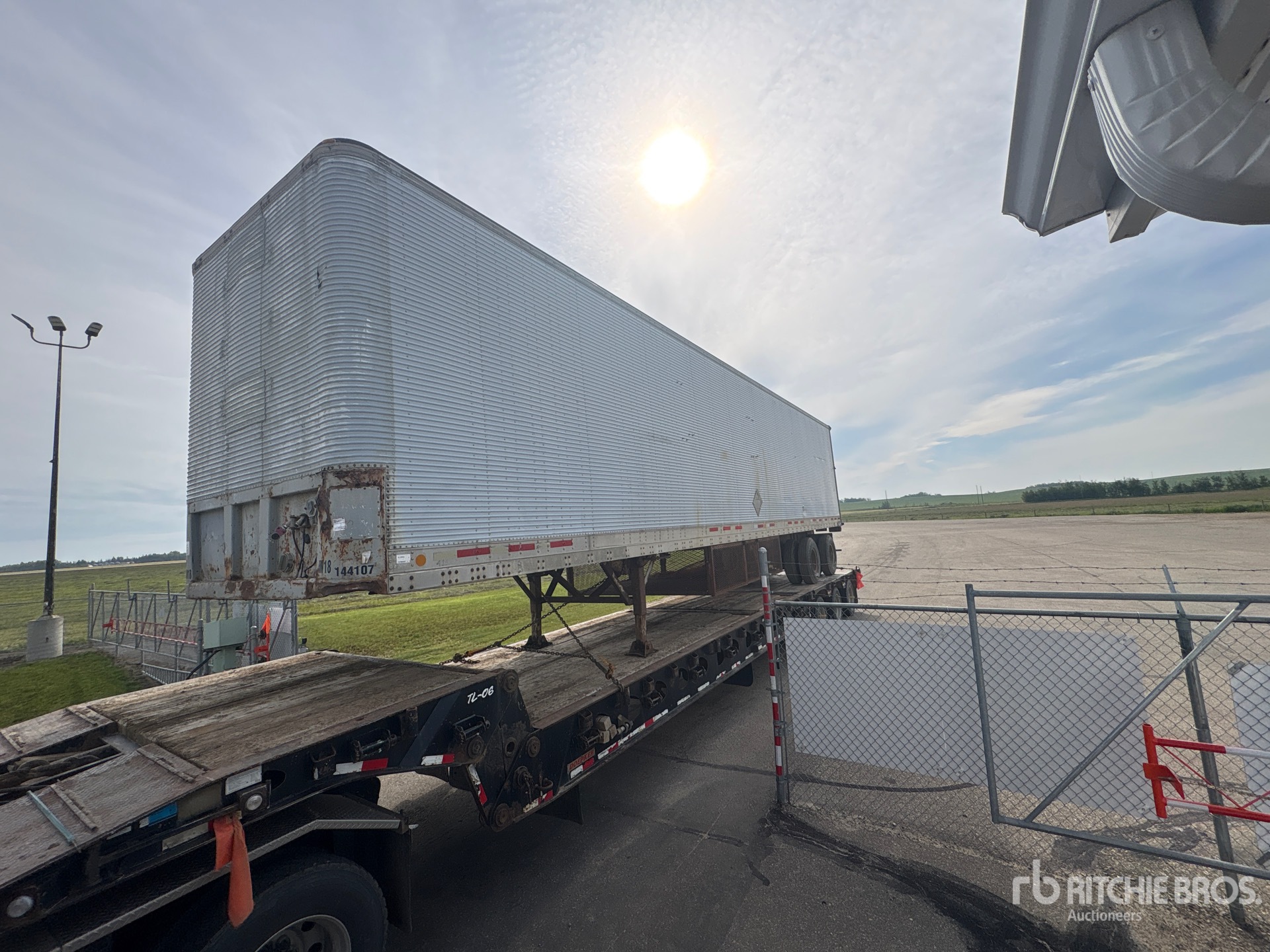 Photo of a 1982 Fruehauf 45 ft T/A Storage