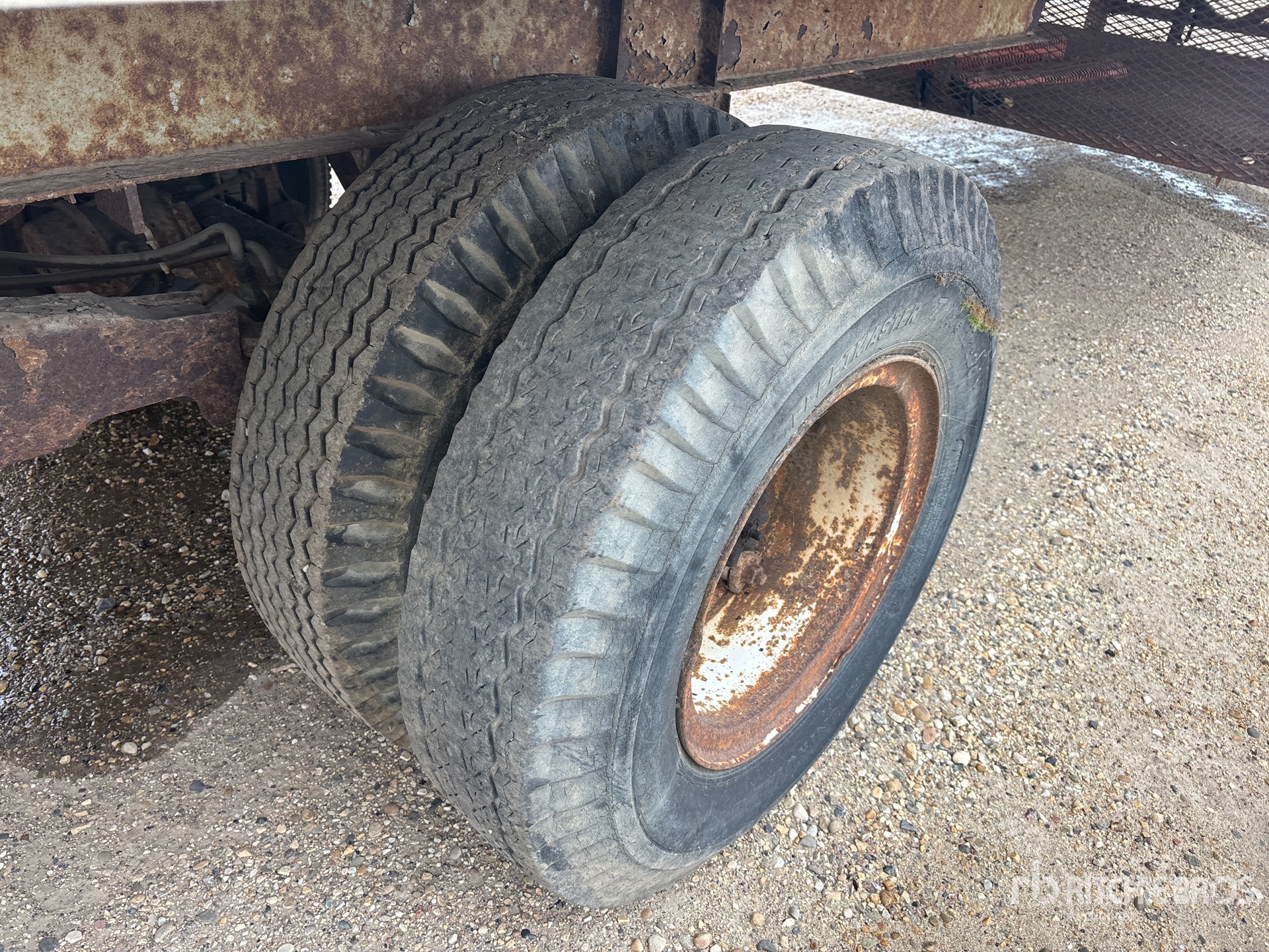 1982 Fruehauf 45 ft T/A Storage