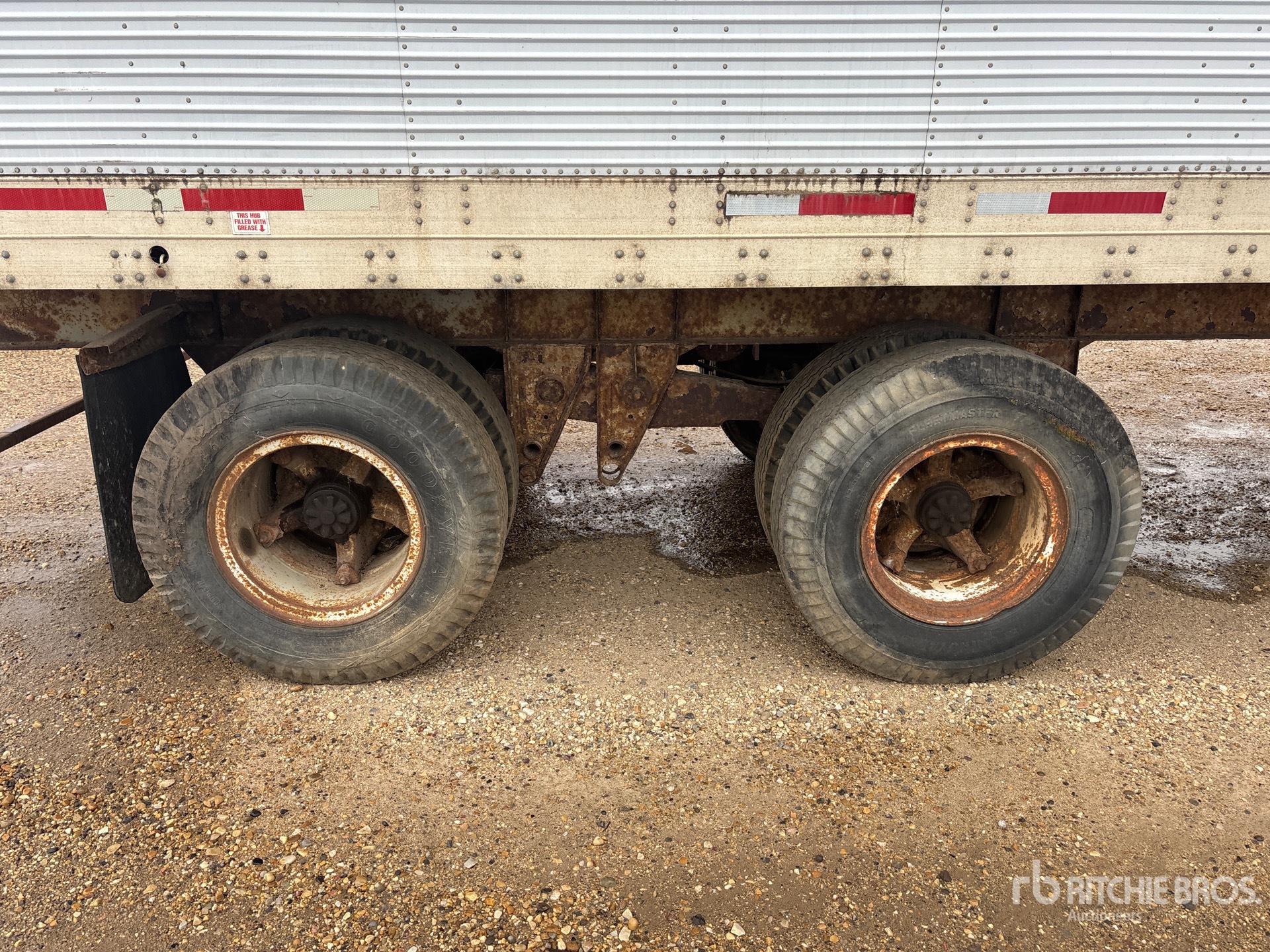 1982 Fruehauf 45 ft T/A Storage