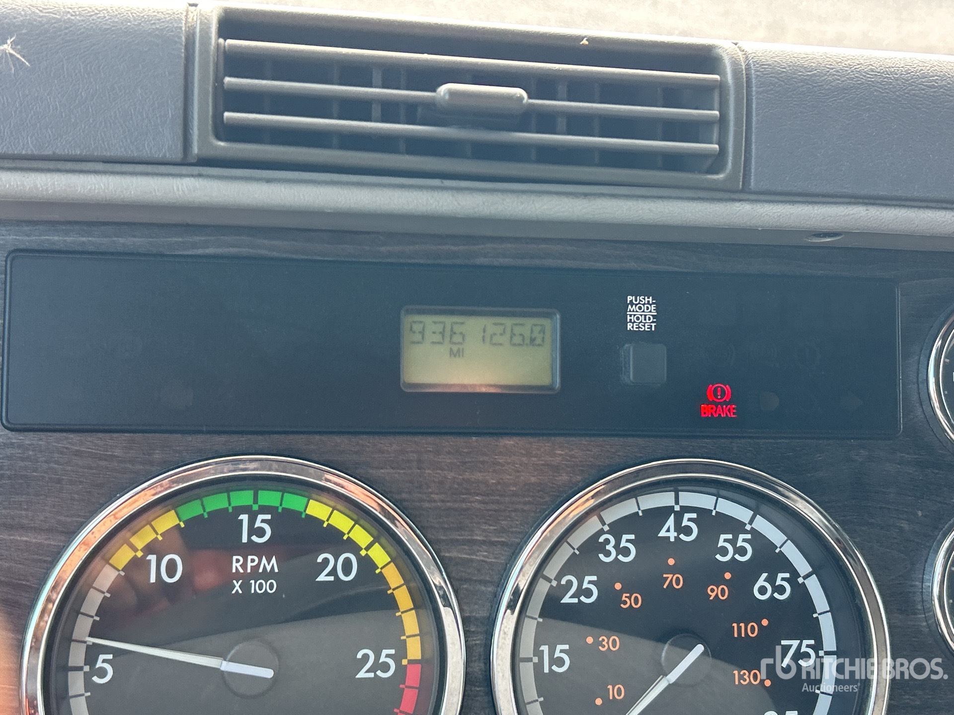 2018 Freightliner Columbia 120