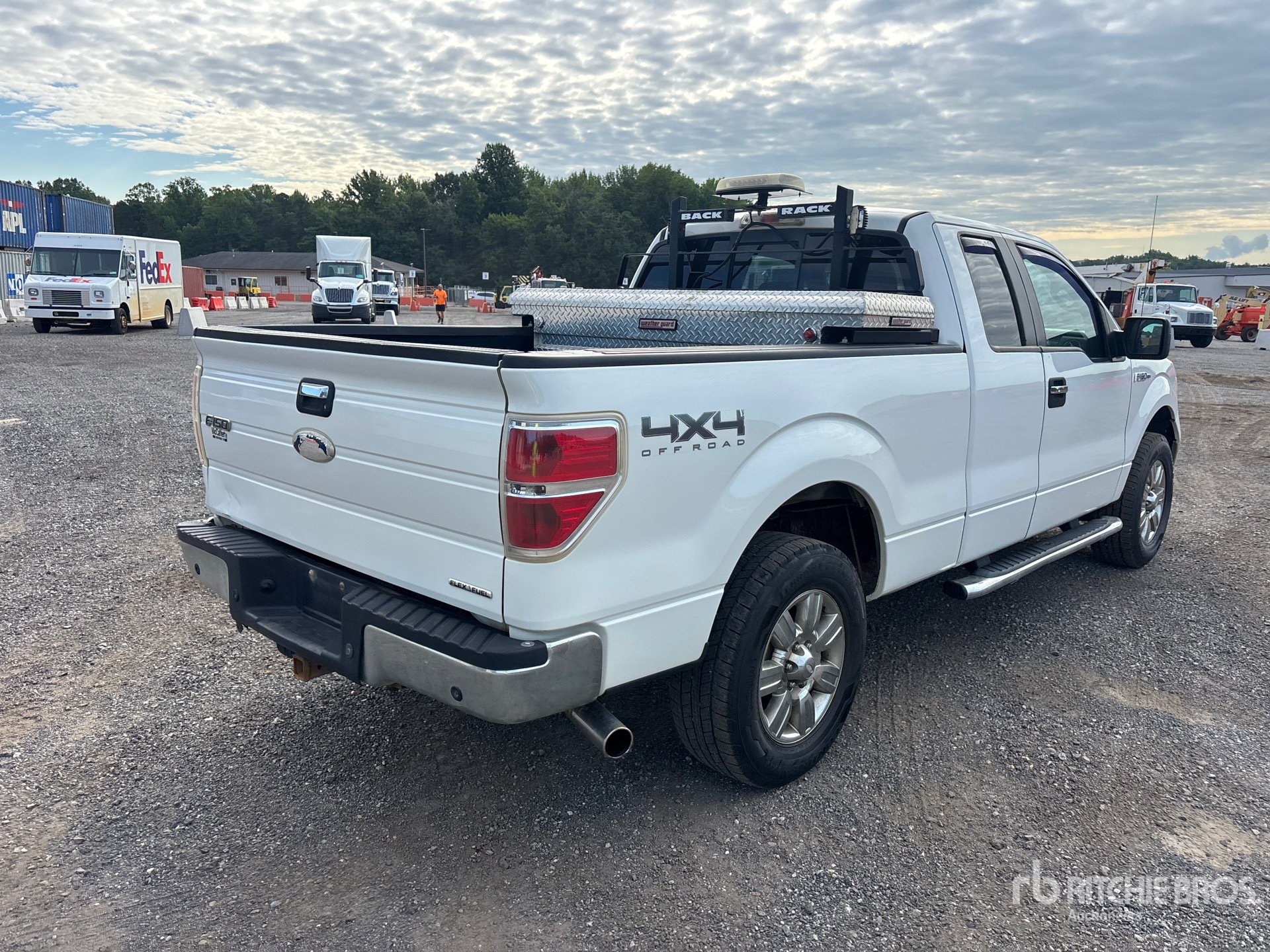 General Appearance with Picture, Right Rear Corner