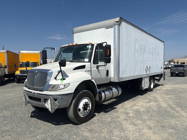 2015 International 4300 SBA 4x2 Van Truck