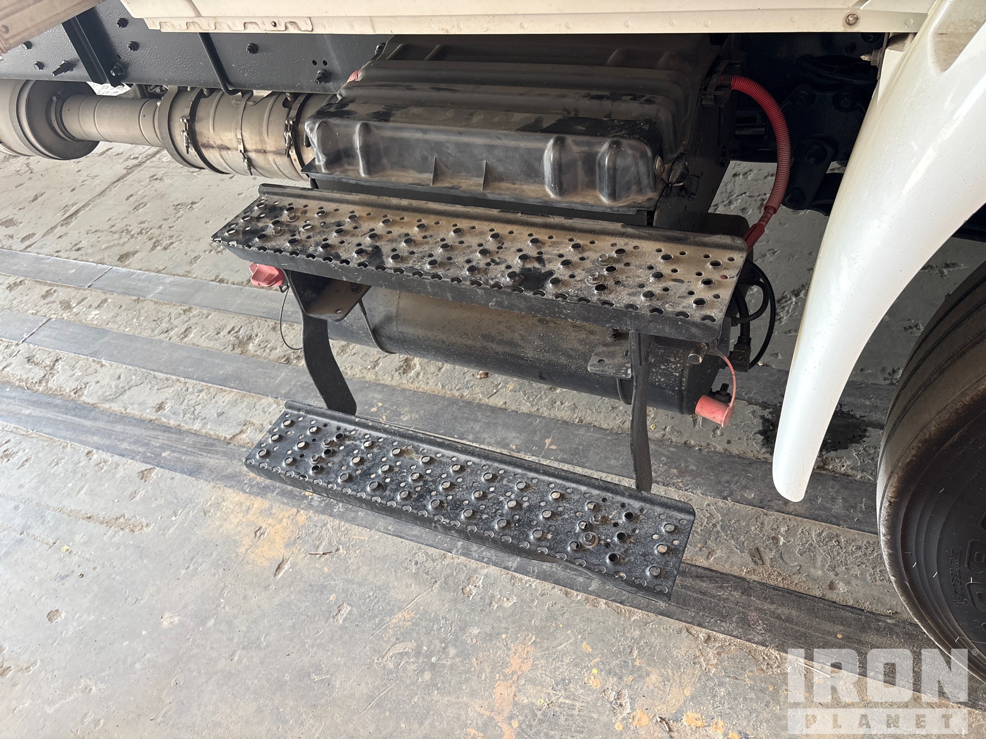 2017 International 4300 SBA