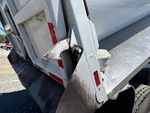 Configuration with Tailgate Latch