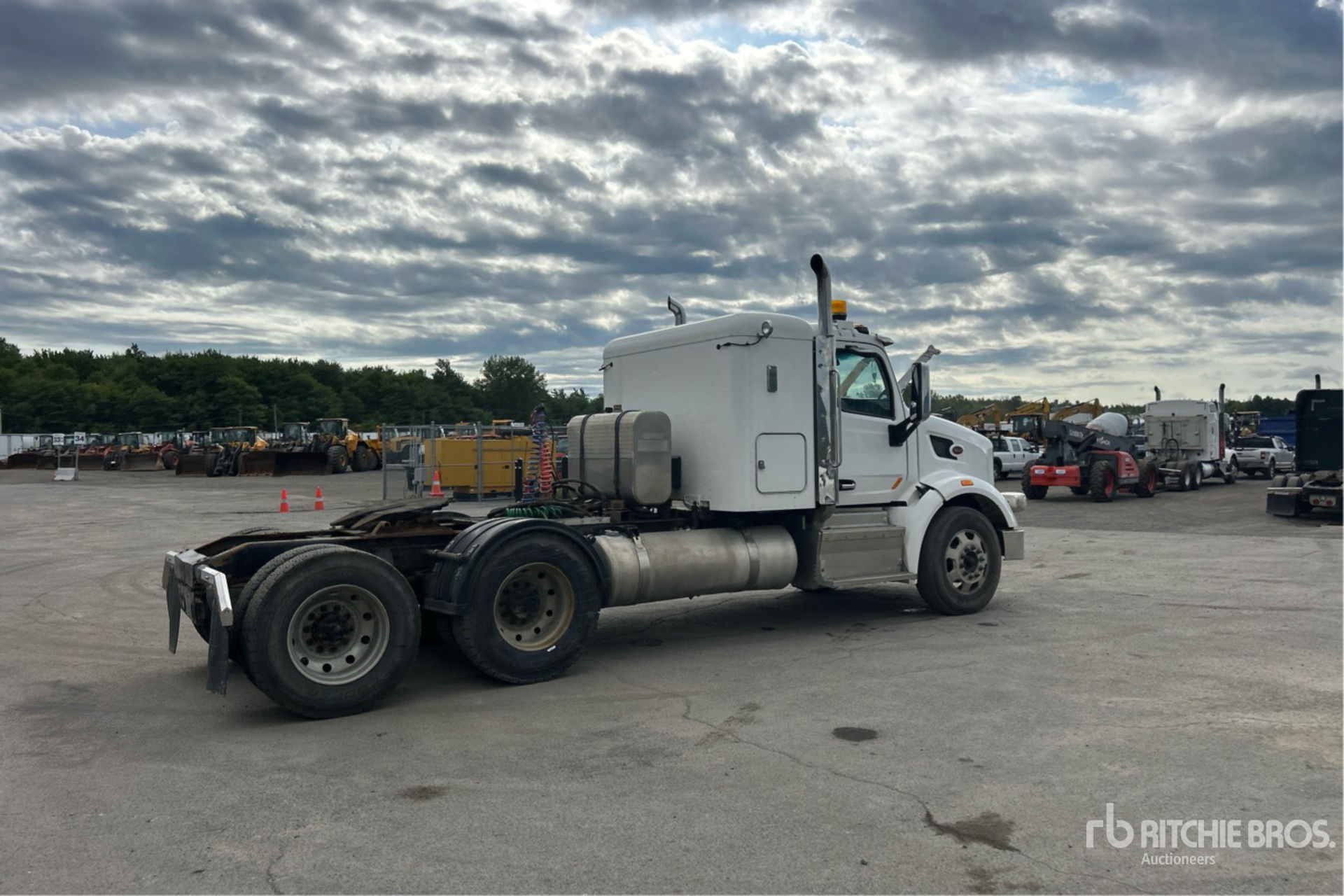 2015 Peterbilt 567