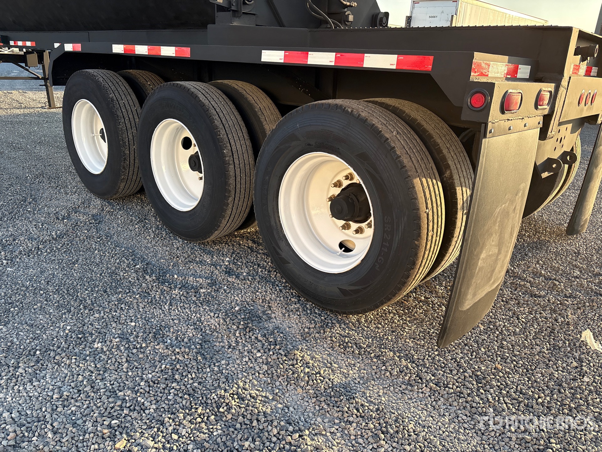 1997 Smithco 42 ft Tri/A