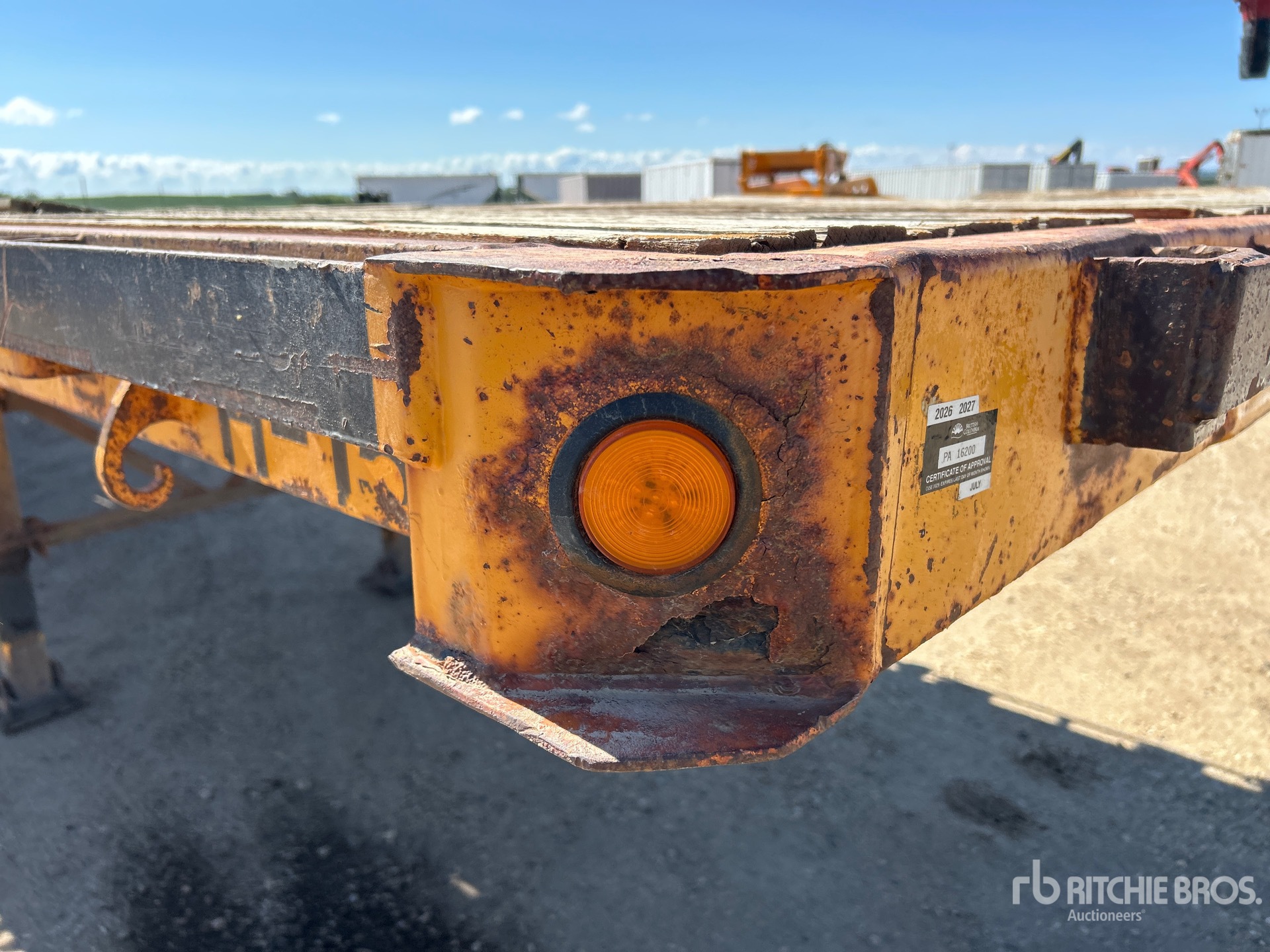 1999 Manac 35 ft Tri/A