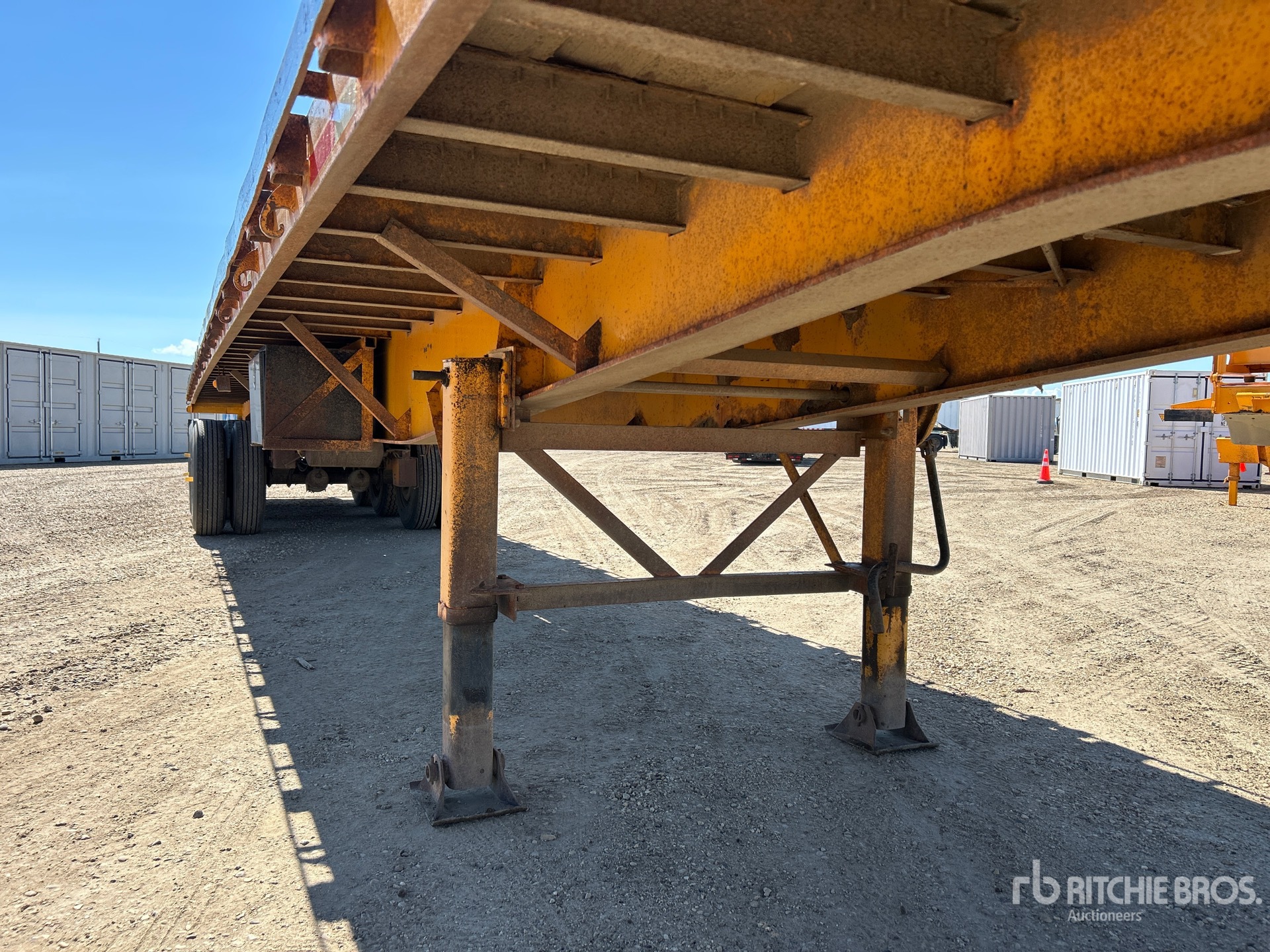 1999 Manac 35 ft Tri/A