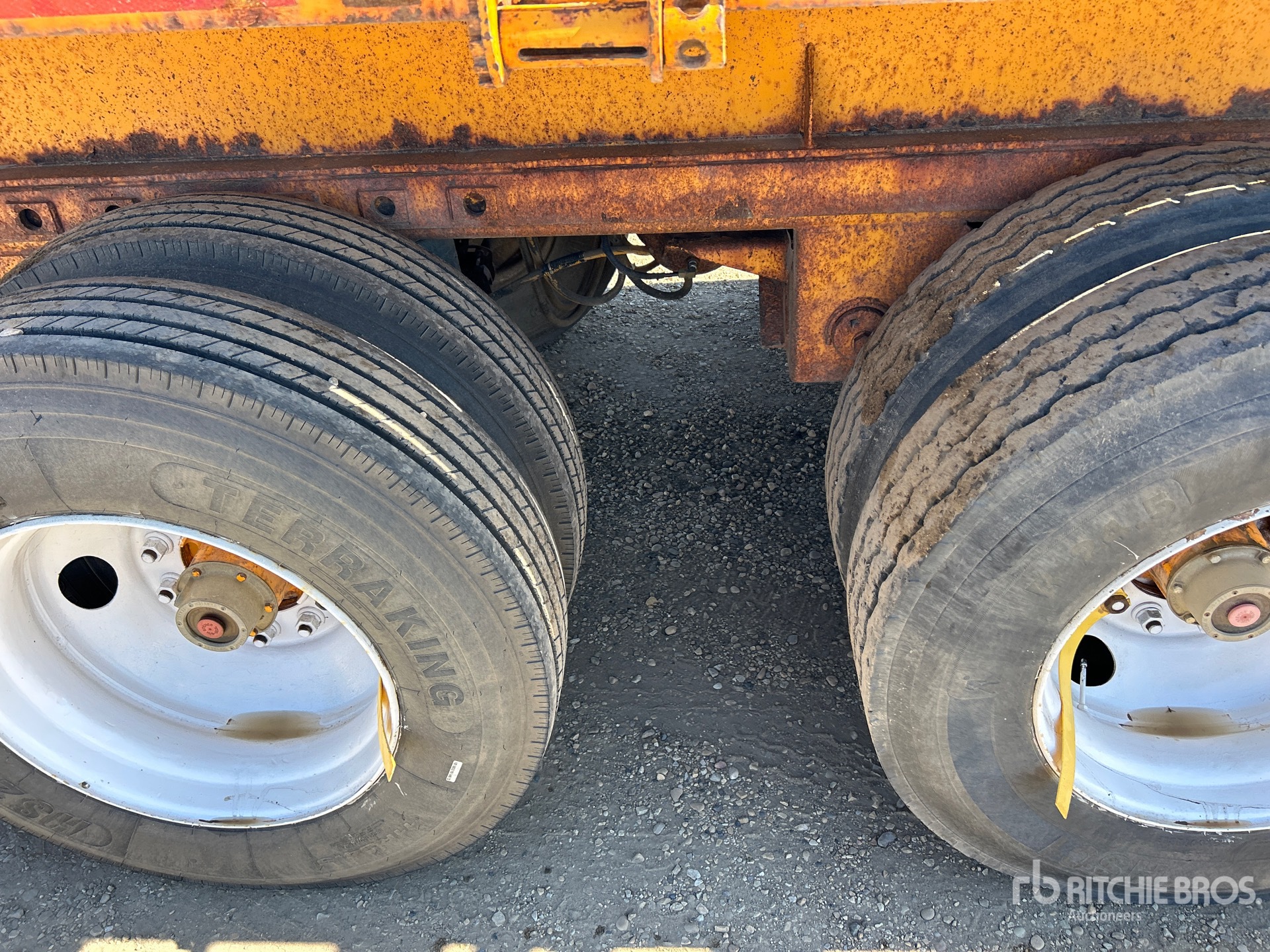 1999 Manac 35 ft Tri/A