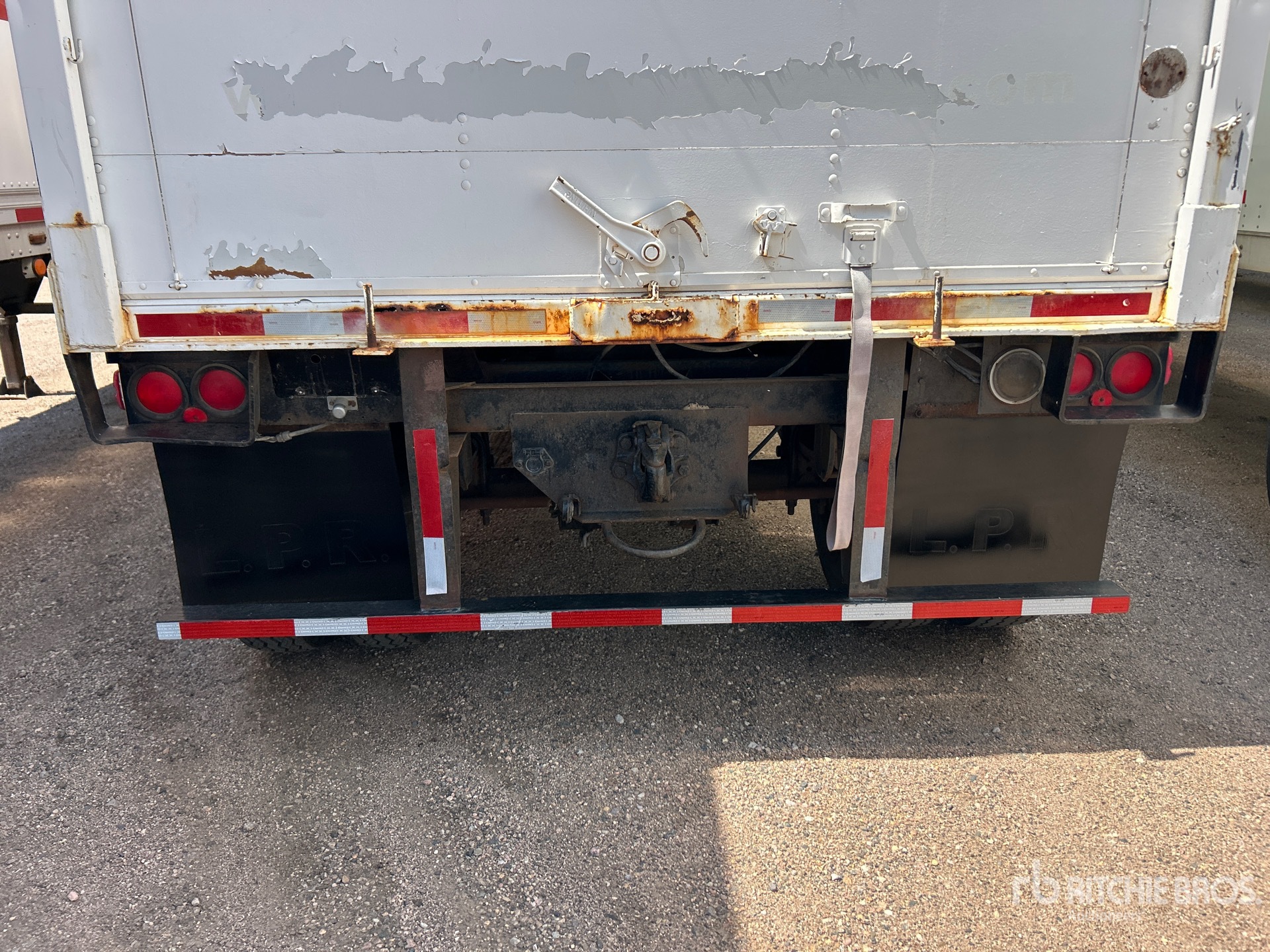 1985 Strick 28 ft x 102 in S/A