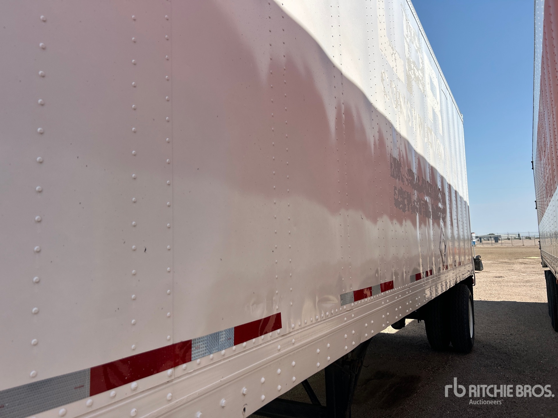1985 Strick 28 ft x 102 in S/A
