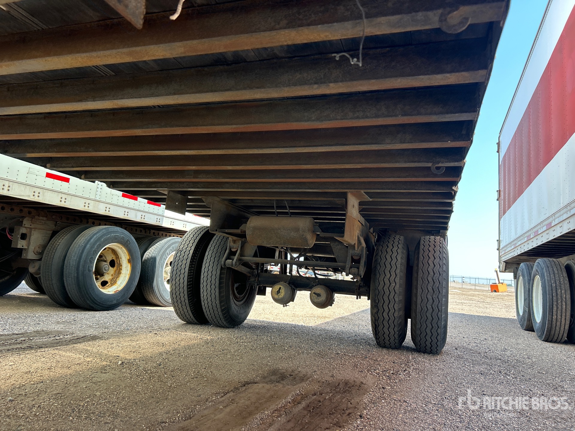 1985 Strick 28 ft x 102 in S/A