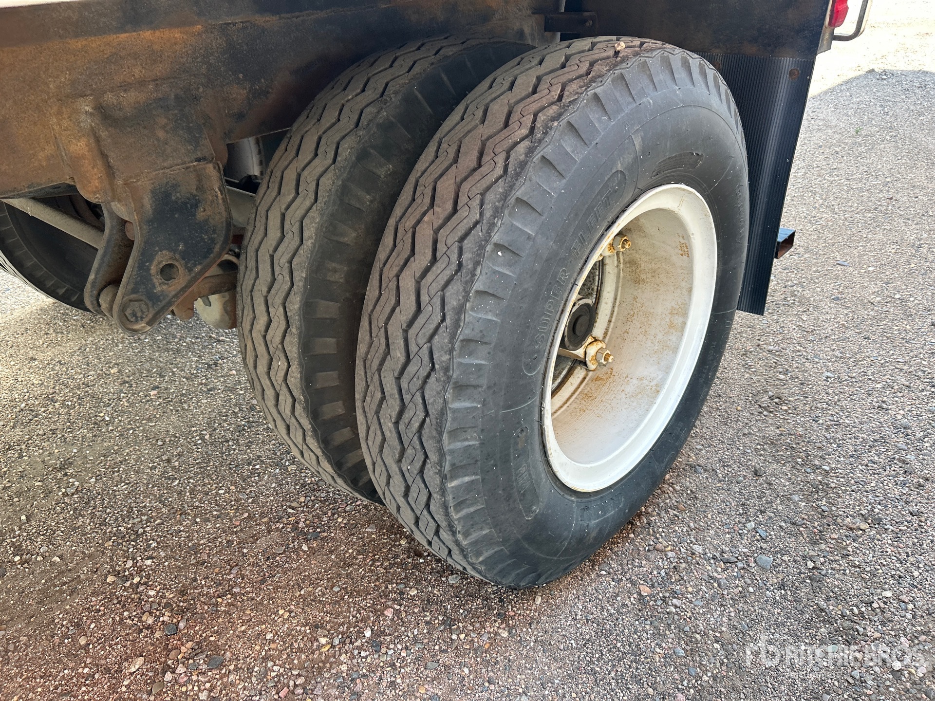 1985 Strick 28 ft x 102 in S/A