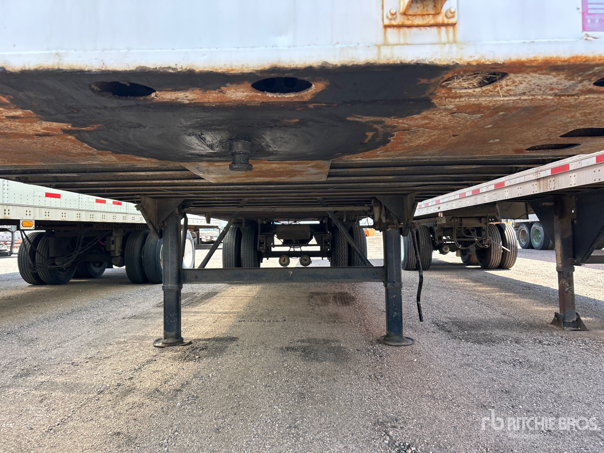 1985 Strick 28 ft x 102 in S/A