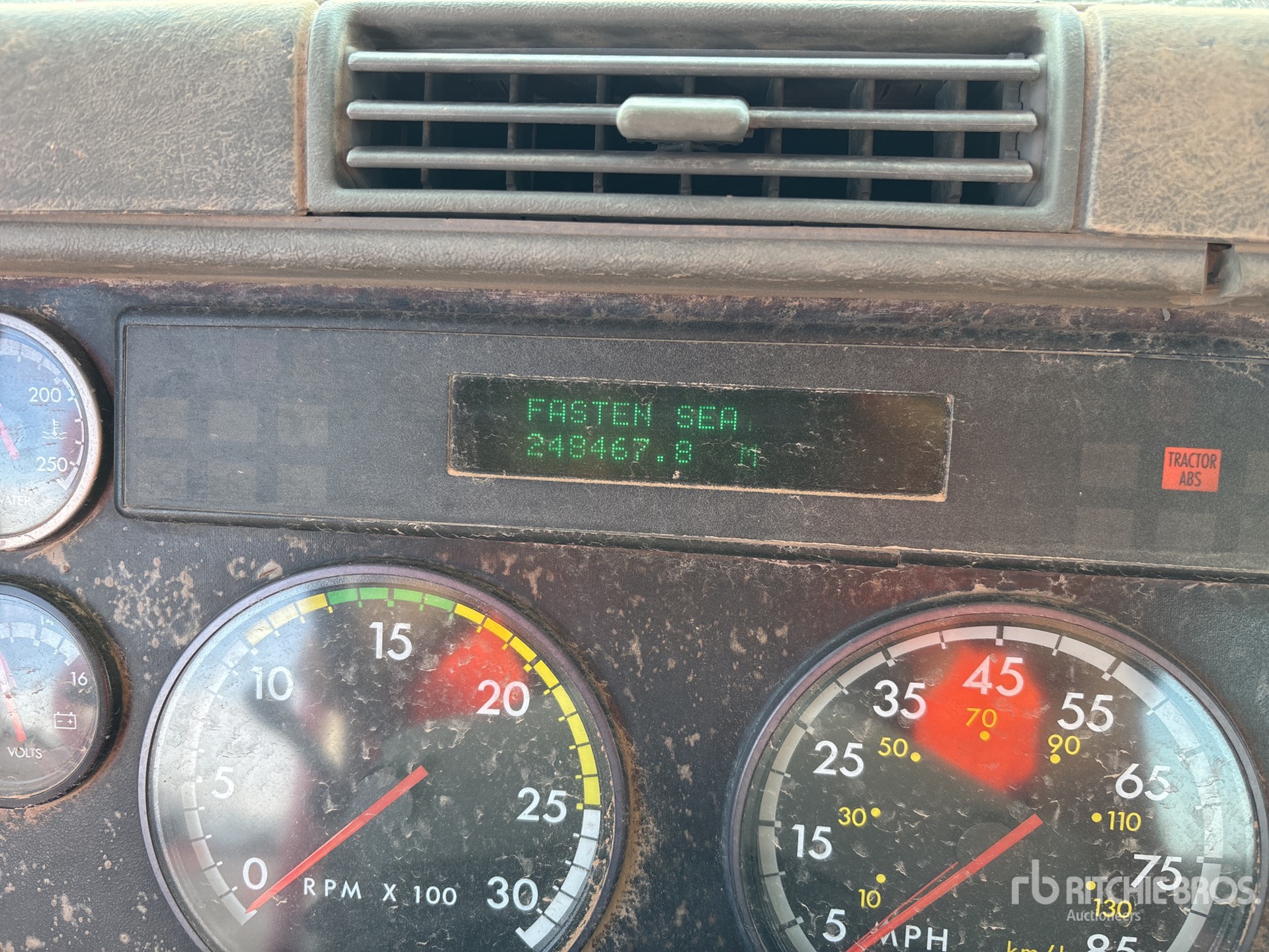 2000 Freightliner FLC120