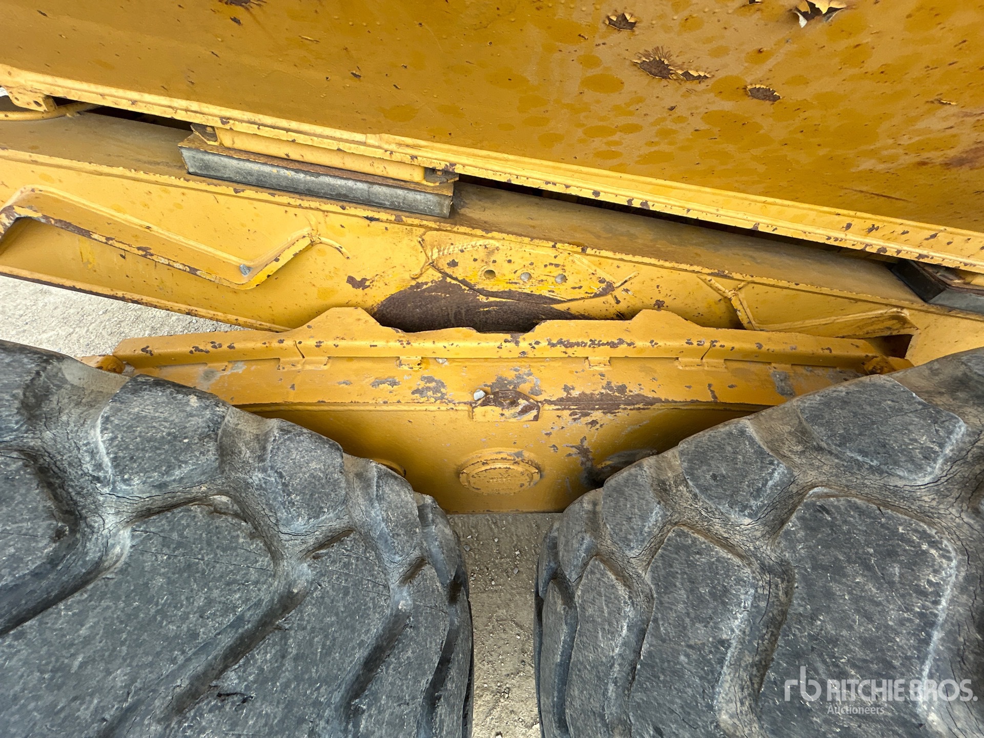 2001 Moxy MT36