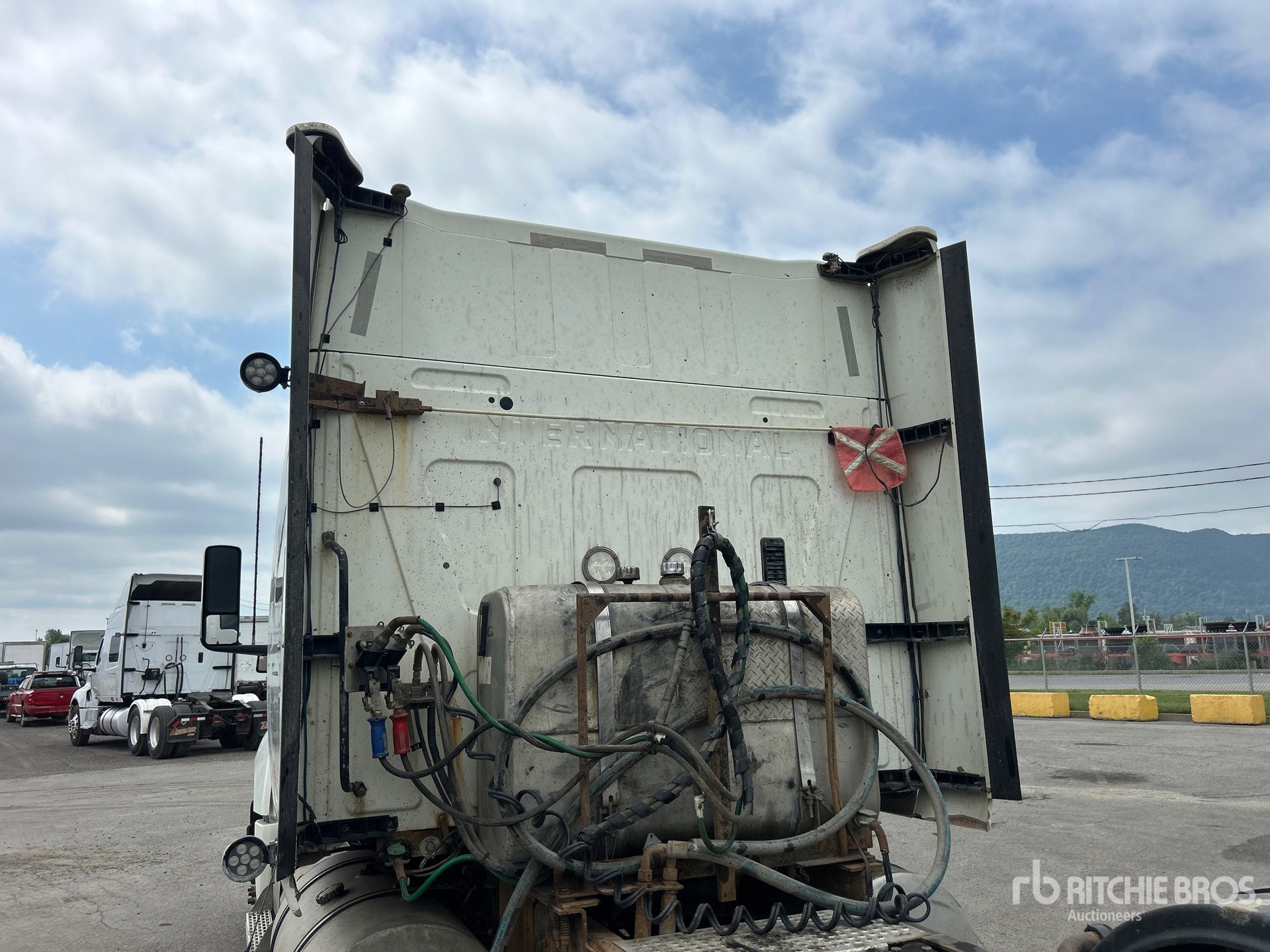 2019 International LT625