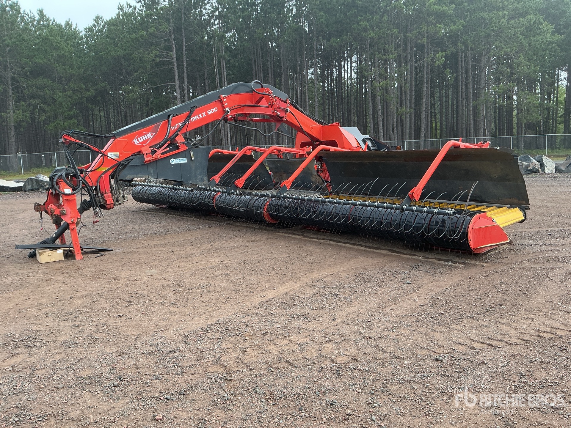 2017 Kuhn MERGE MAXX 900