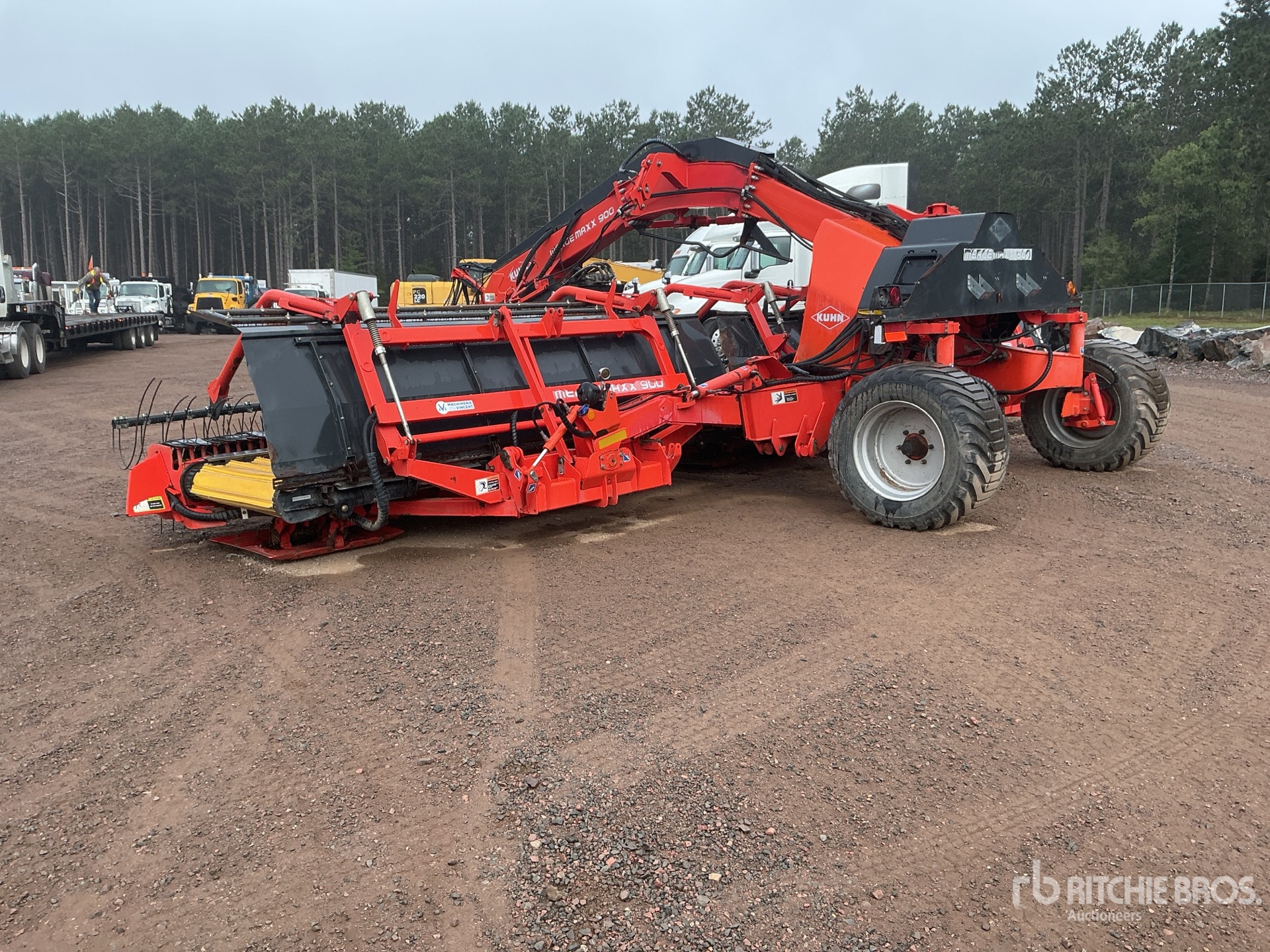 2017 Kuhn MERGE MAXX 900