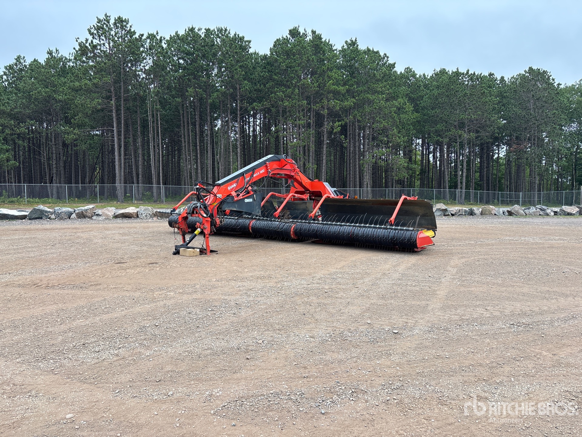 2017 Kuhn MERGE MAXX 900