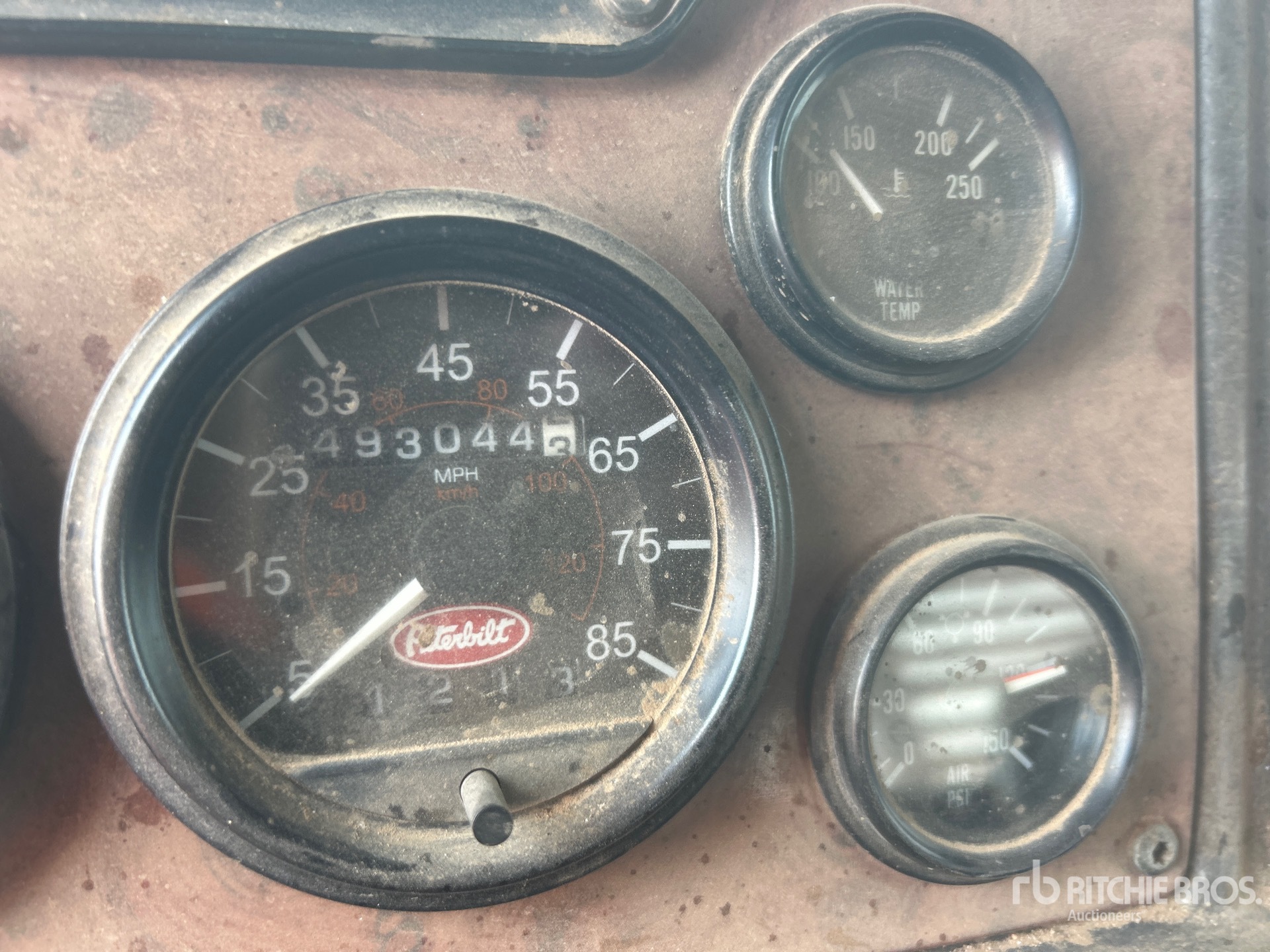 General Appearance with Hour Meter / Odometer