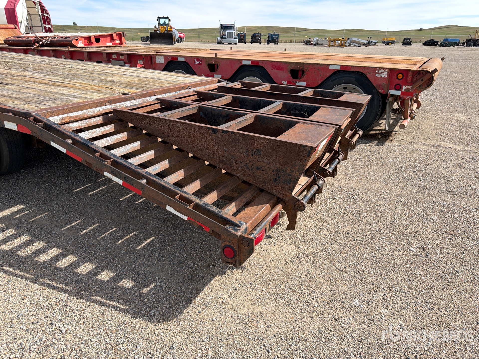 2007 Pj Trailers D7142