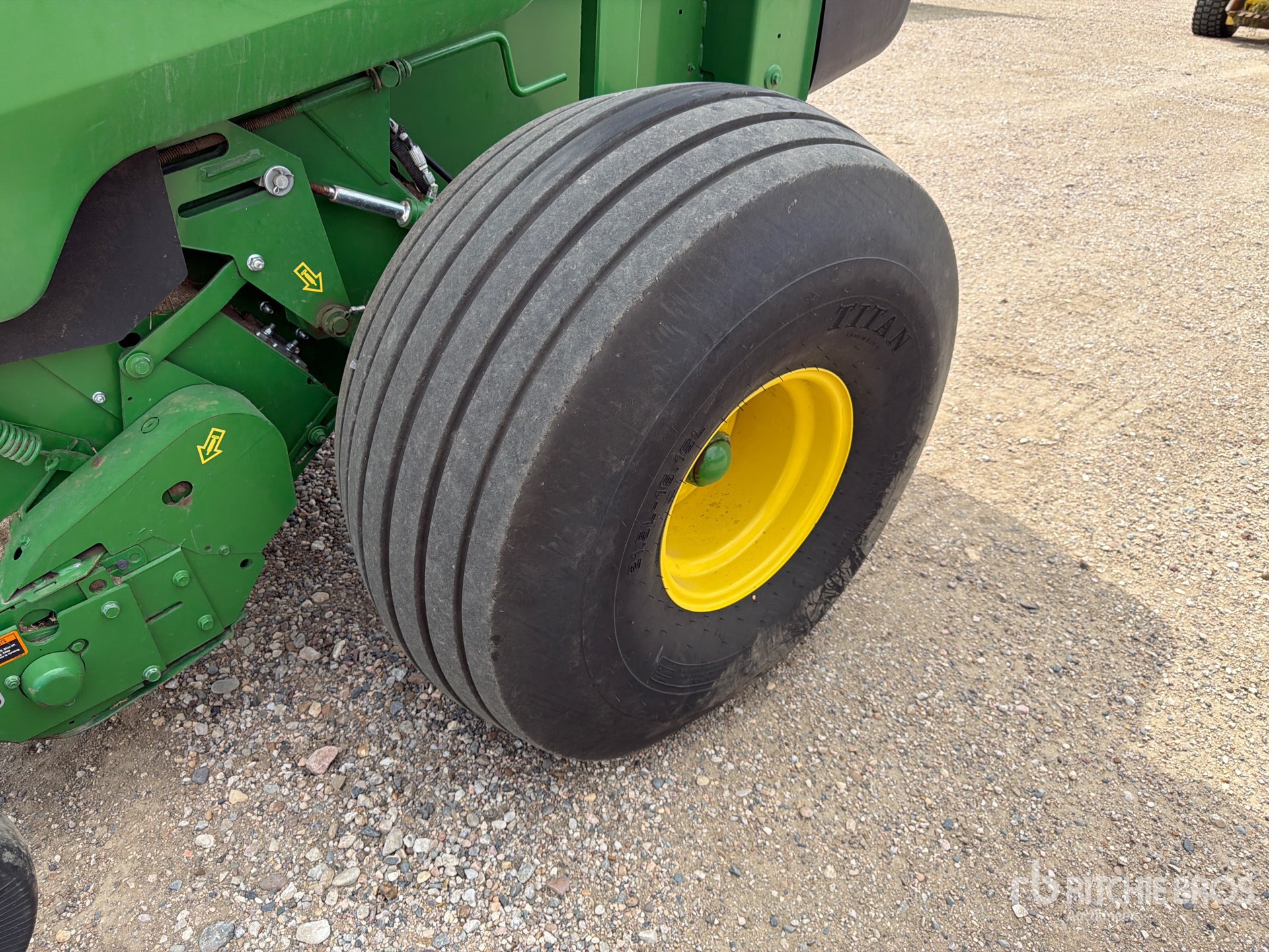 2021 John Deere 560M