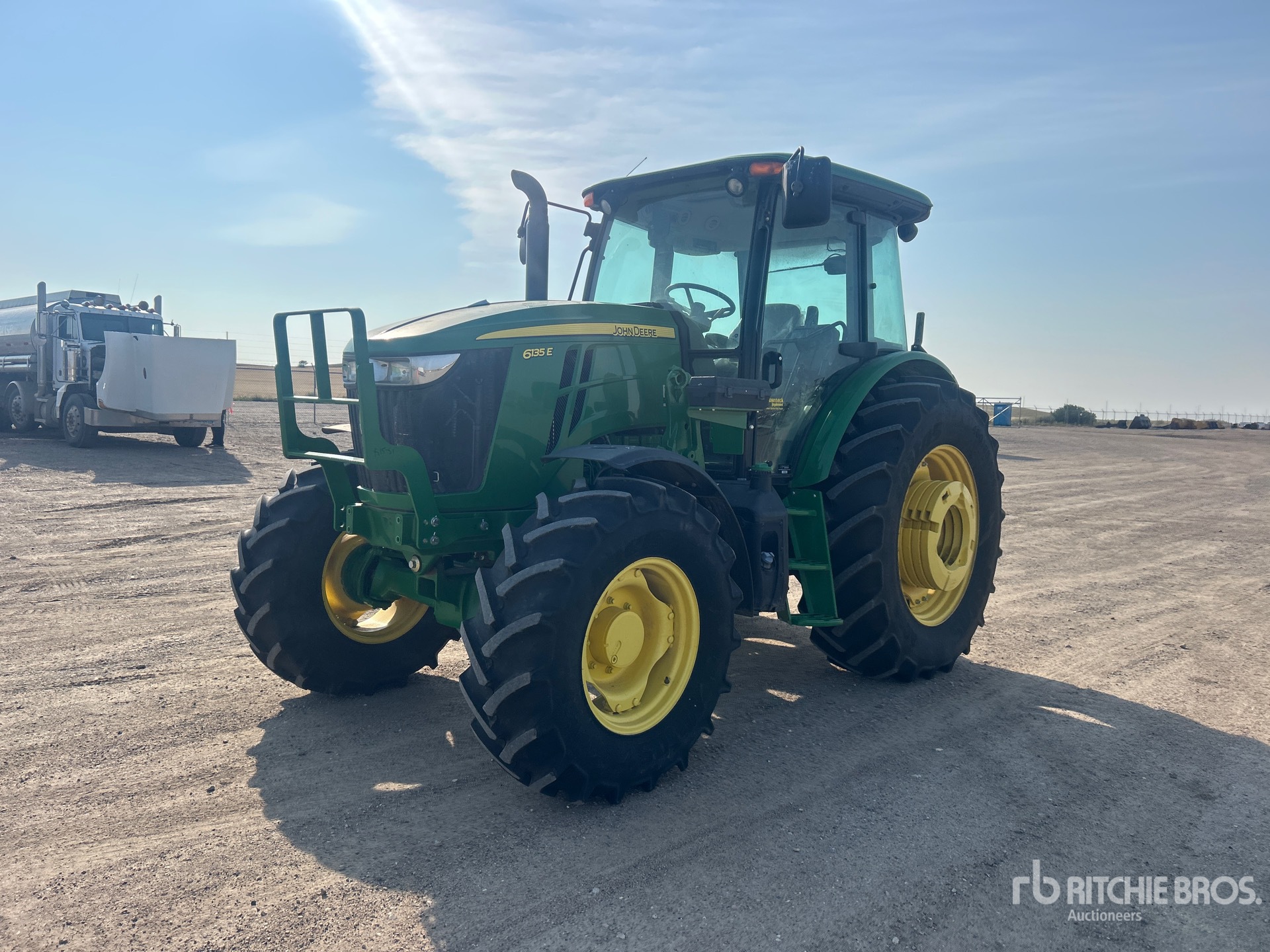 2018 John Deere 6135E