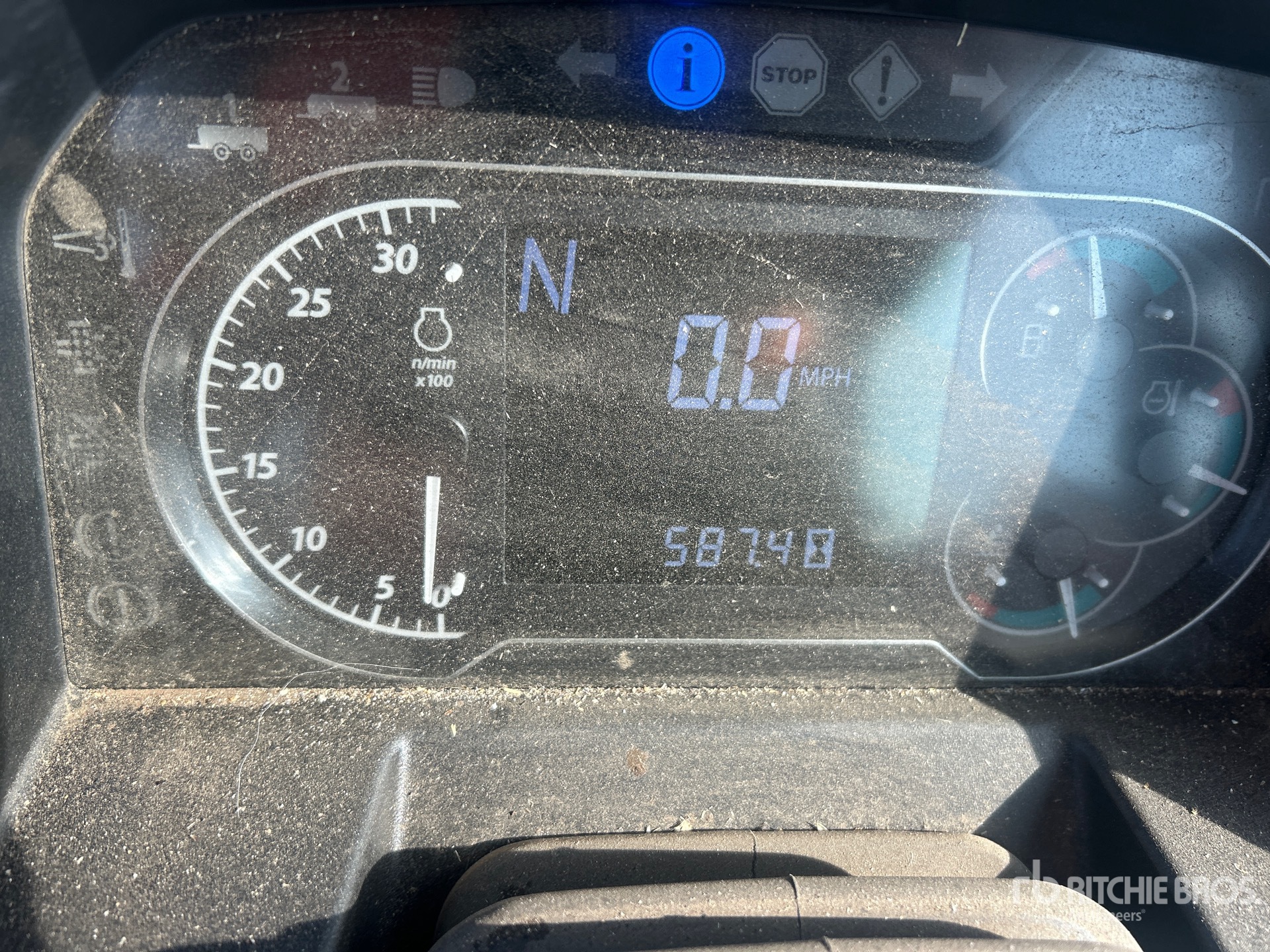 2018 John Deere 6135E
