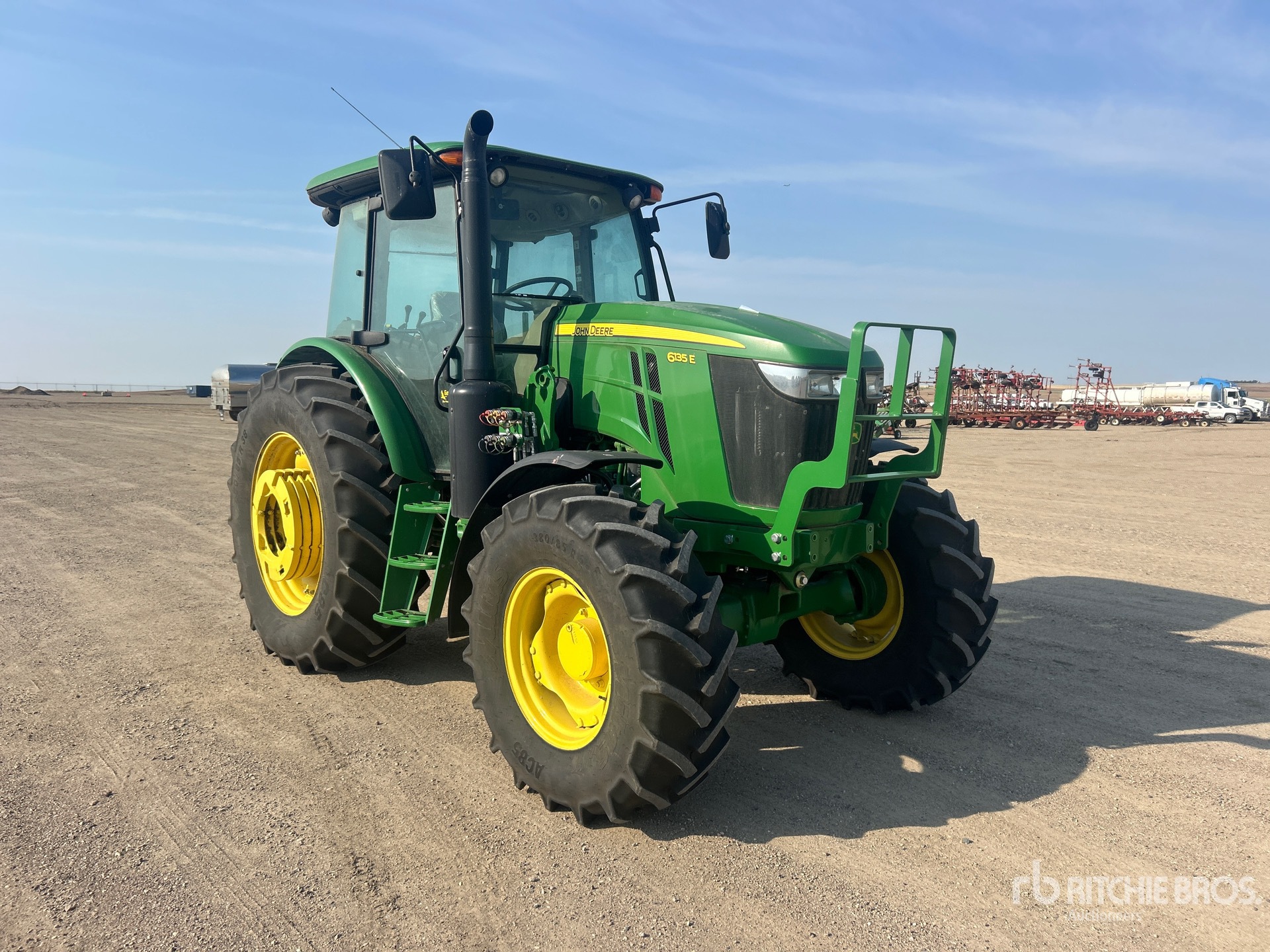 2018 John Deere 6135E