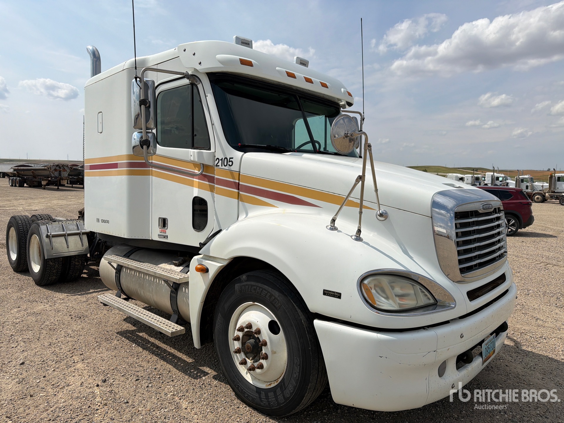 2005 Freightliner Columbia 120