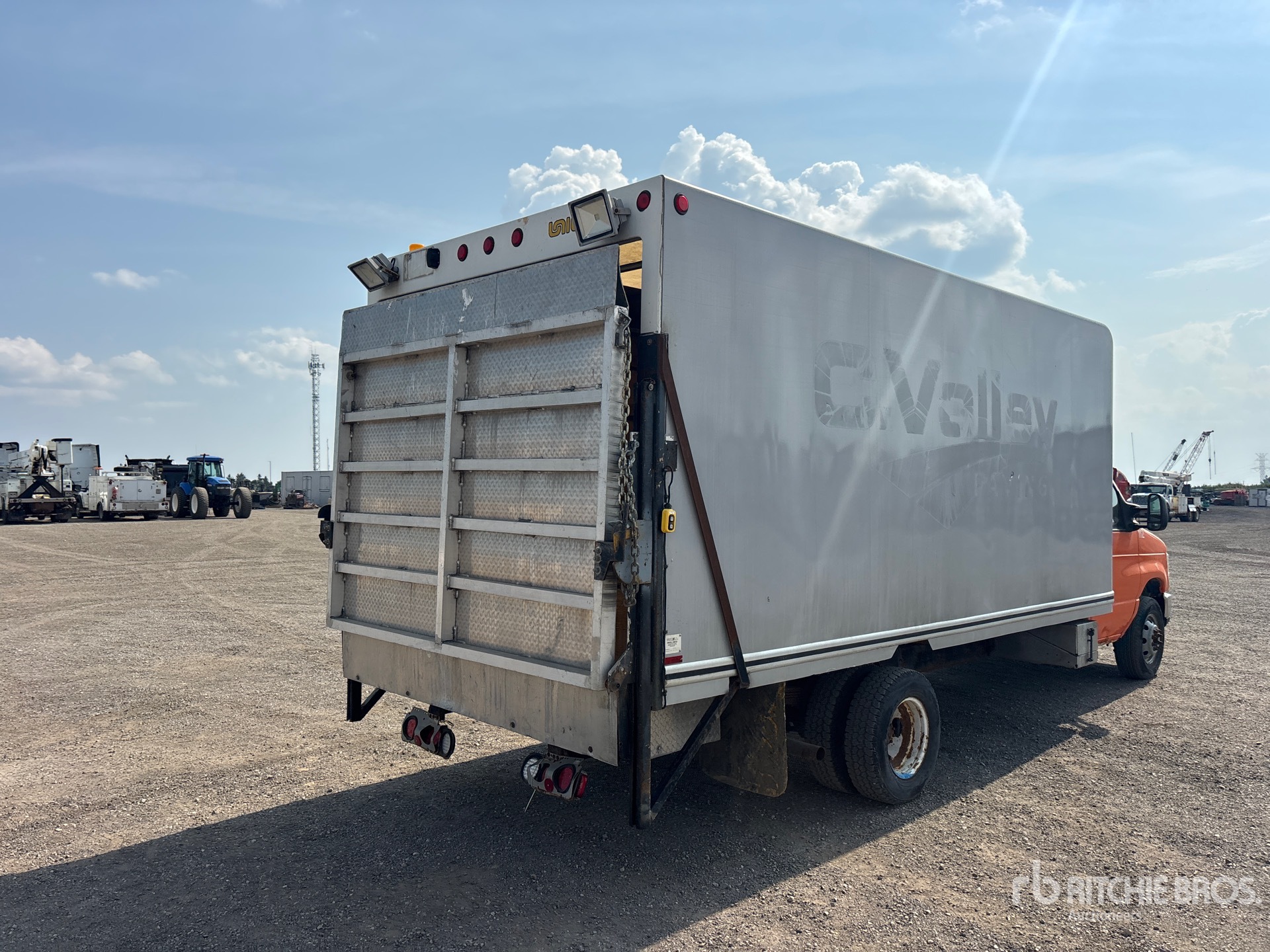2009 Ford E-350