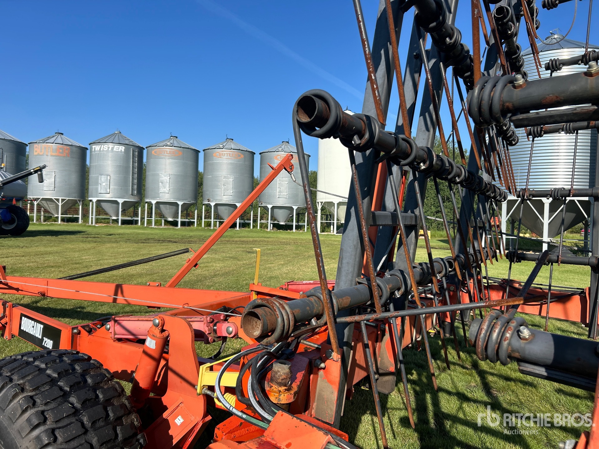 2002 Bourgault 7200