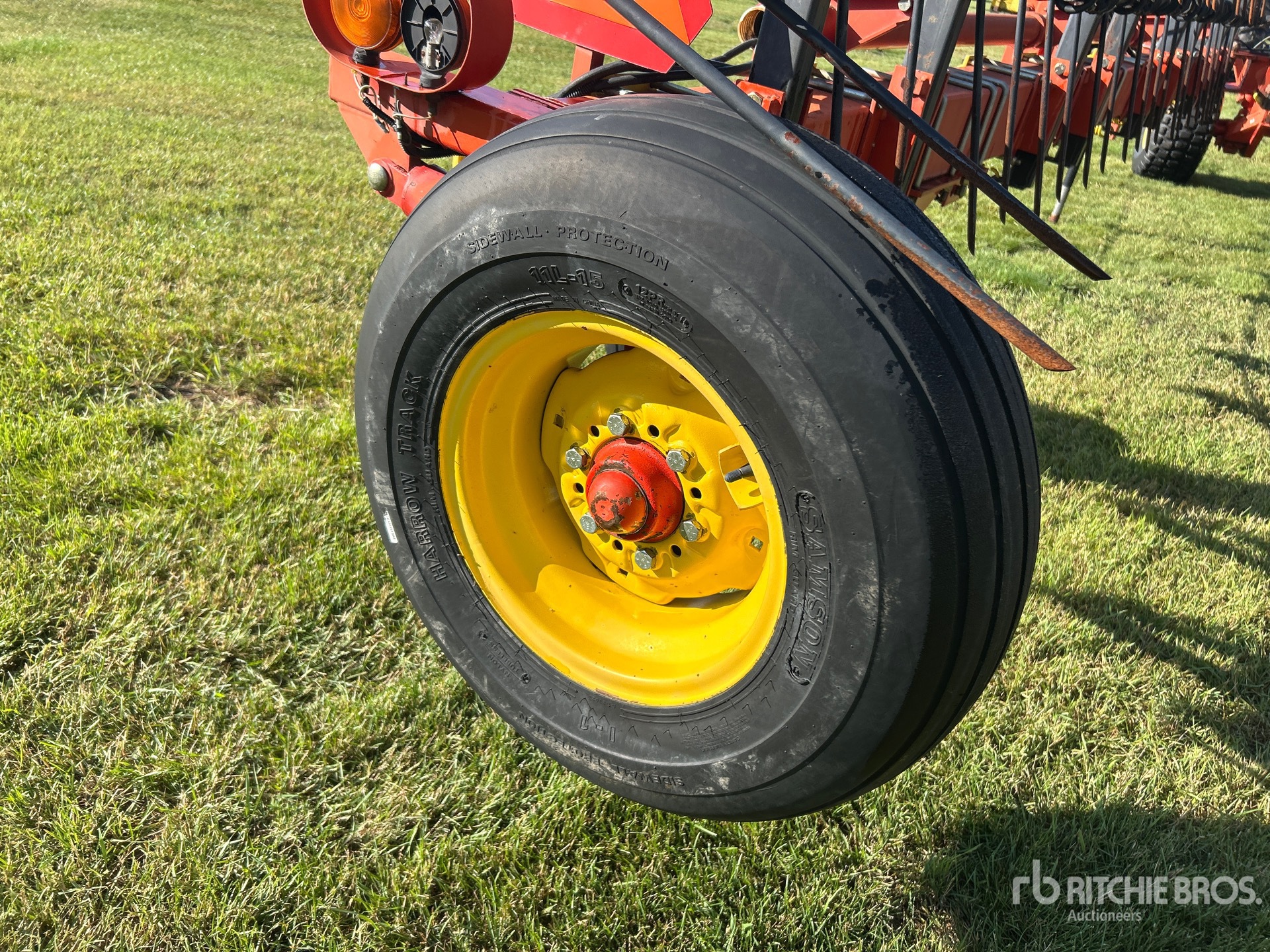 2002 Bourgault 7200