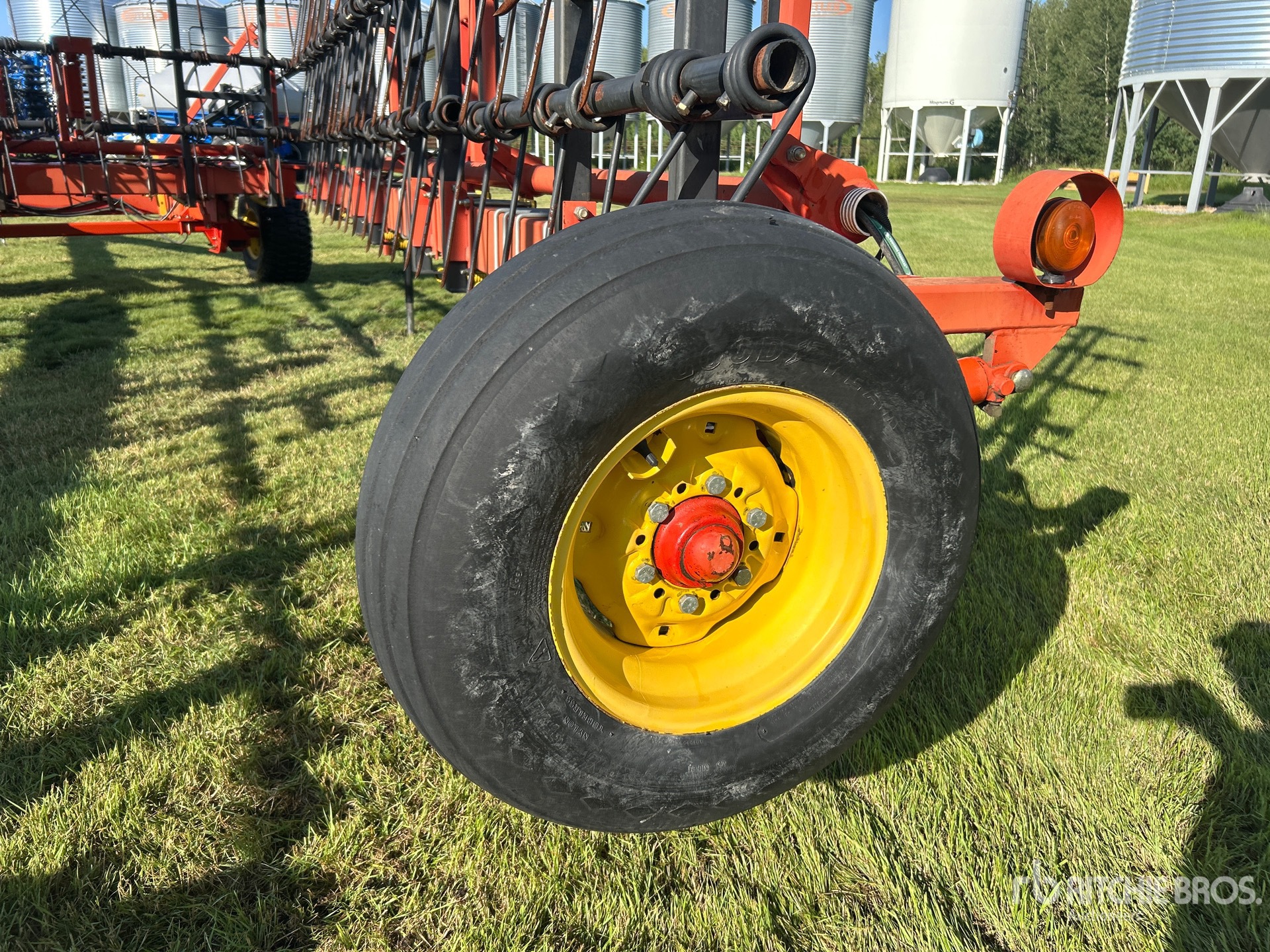 2002 Bourgault 7200