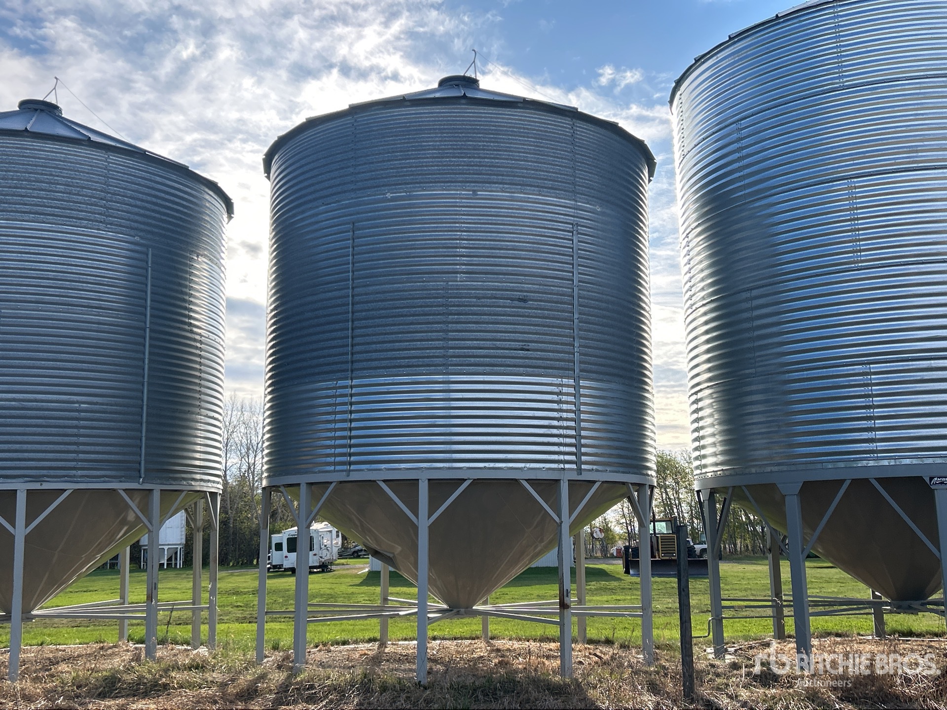 Butler +/- 3600 bu 4 Ring Hopper