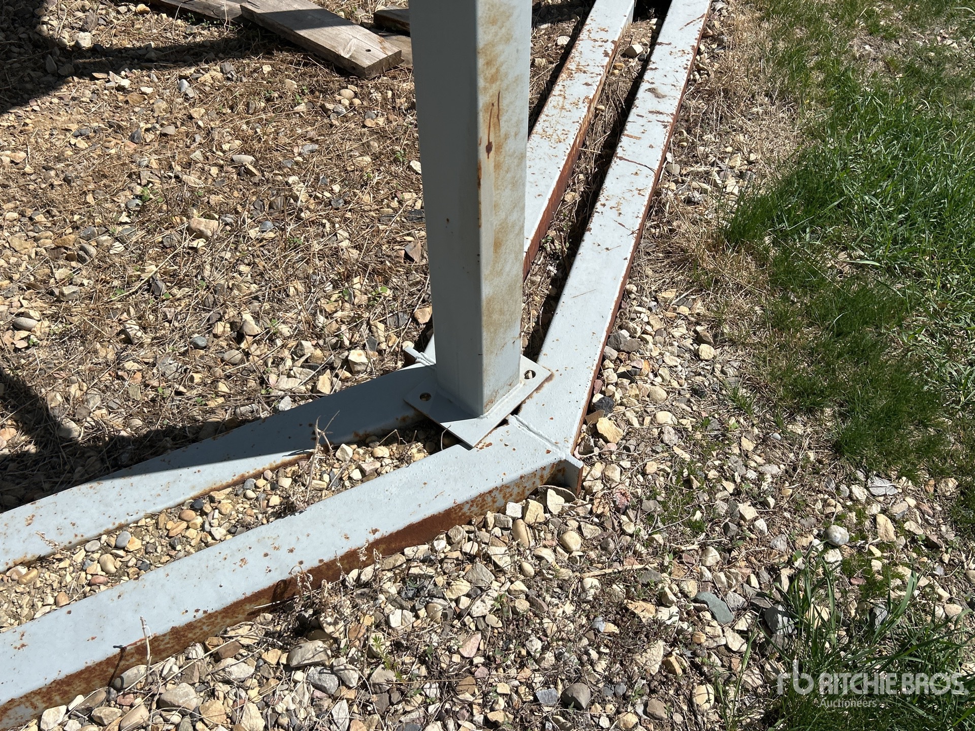 Butler +/- 2700 bu 5 Ring Hopper