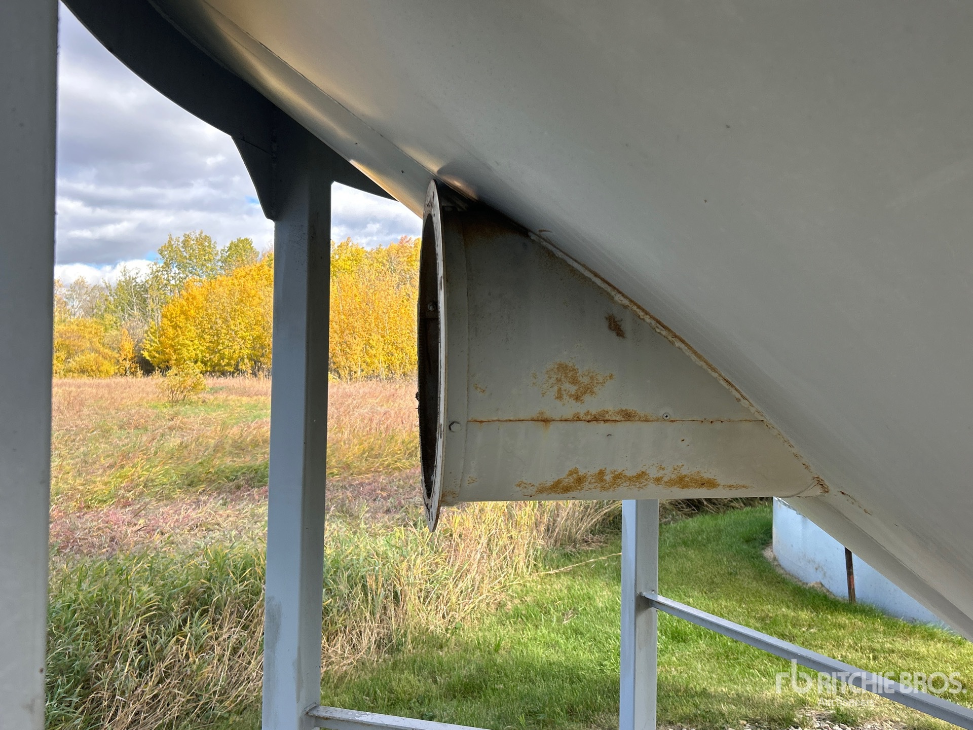 Butler +/- 2700 bu 5 Ring Hopper