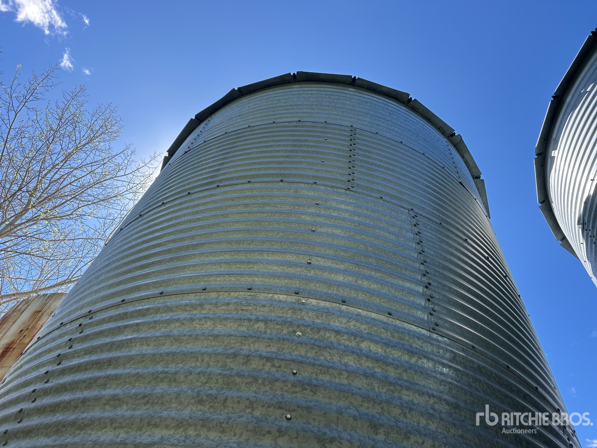 Butler +/- 2200 bu 4 Ring Hopper