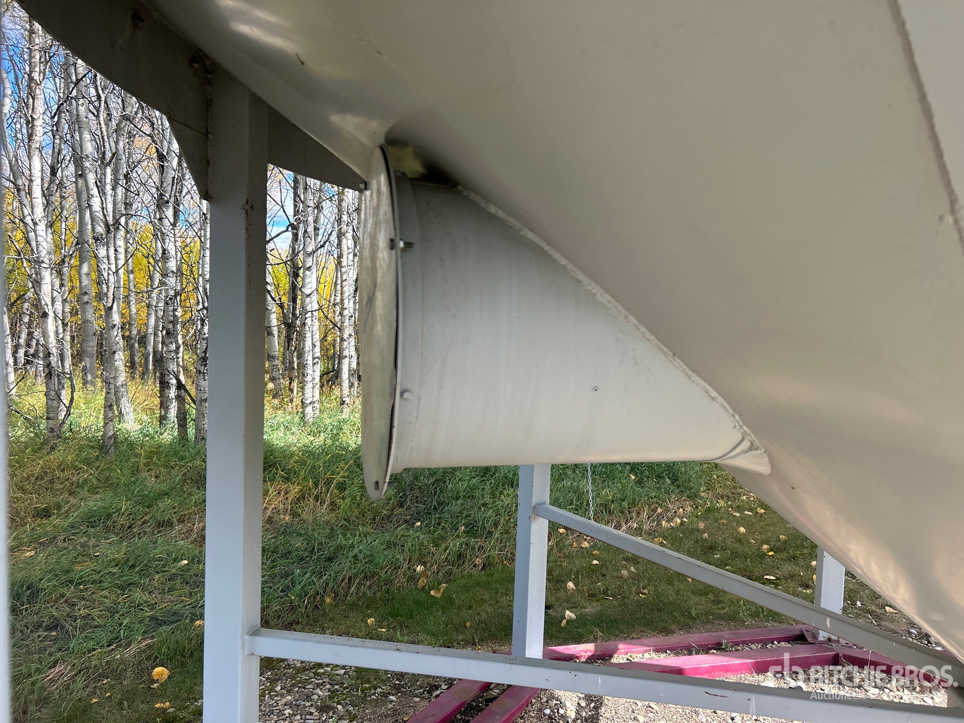 Butler +/- 2200 BU 4 RING HOPPER