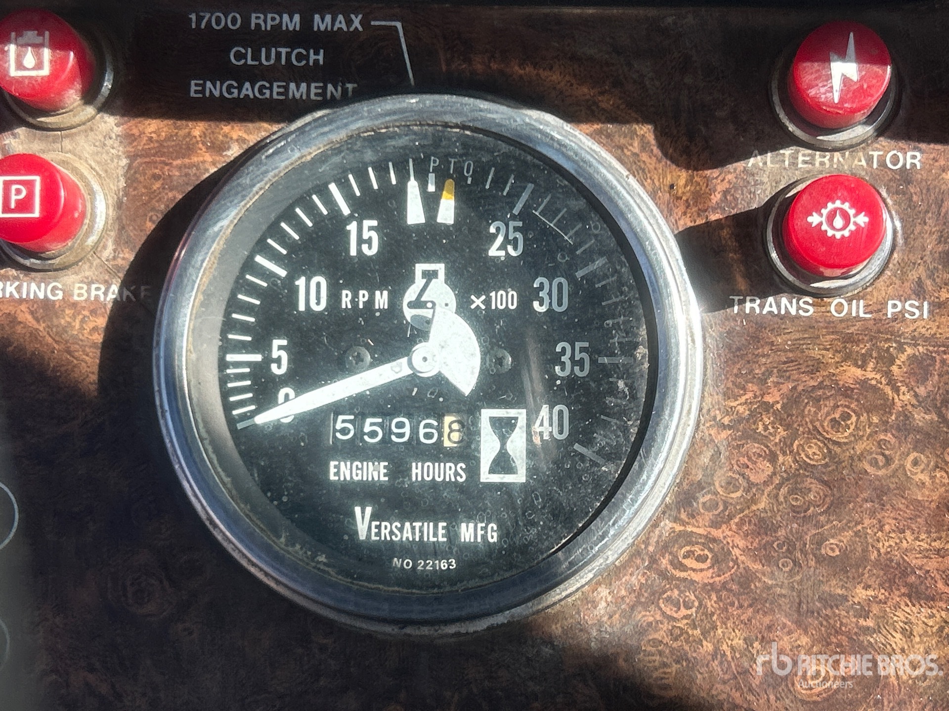 1980 Versatile 835