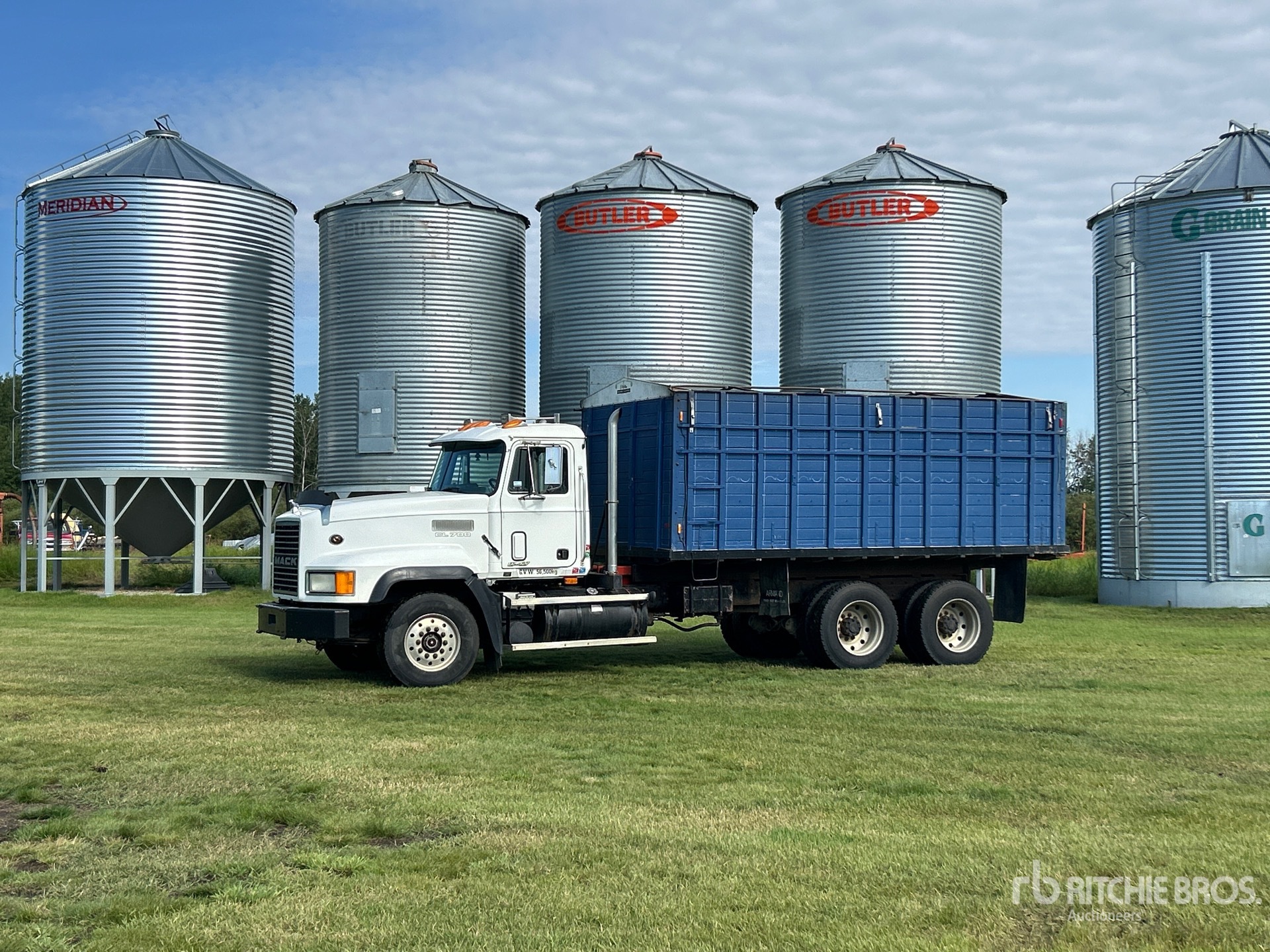 1995 Mack CL713