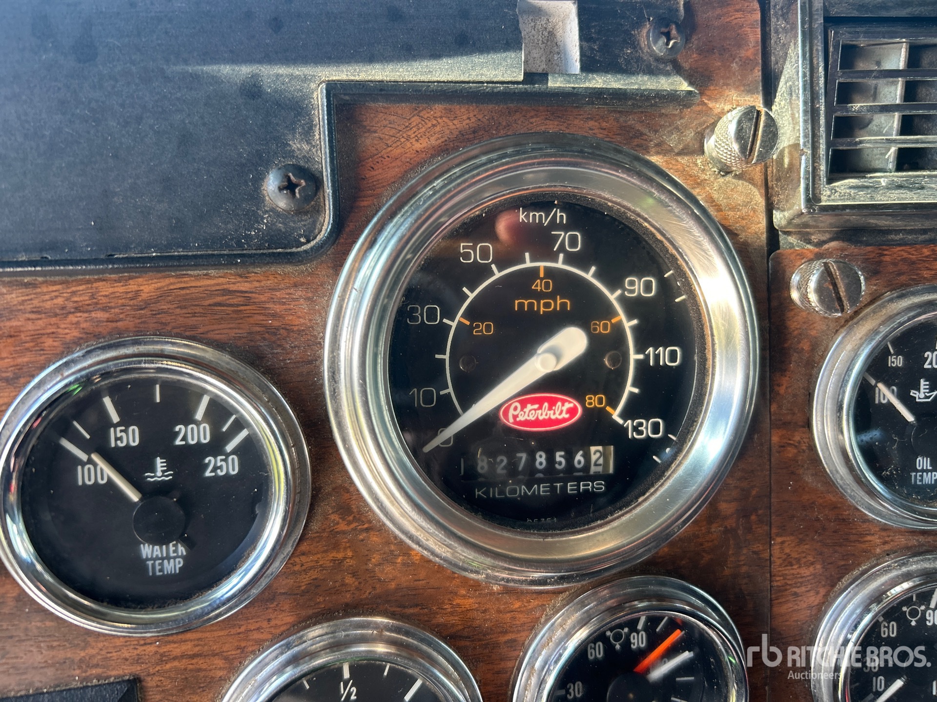 2000 Peterbilt 379