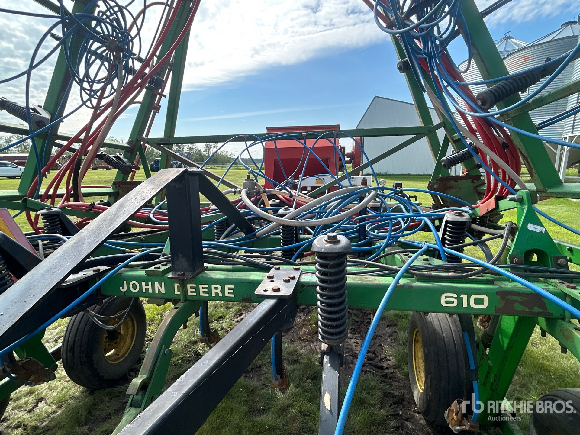 John Deere 1610