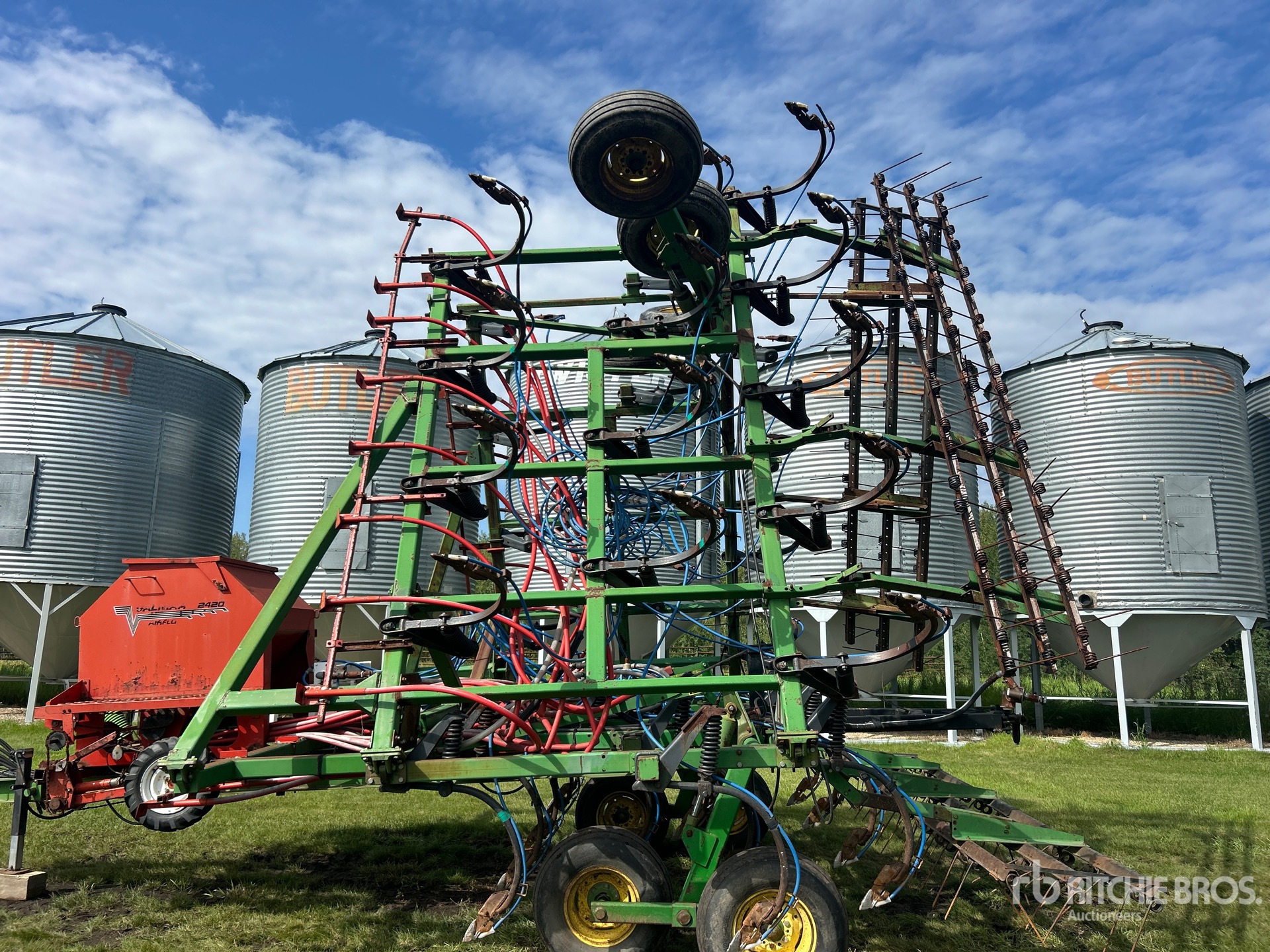 John Deere 1610