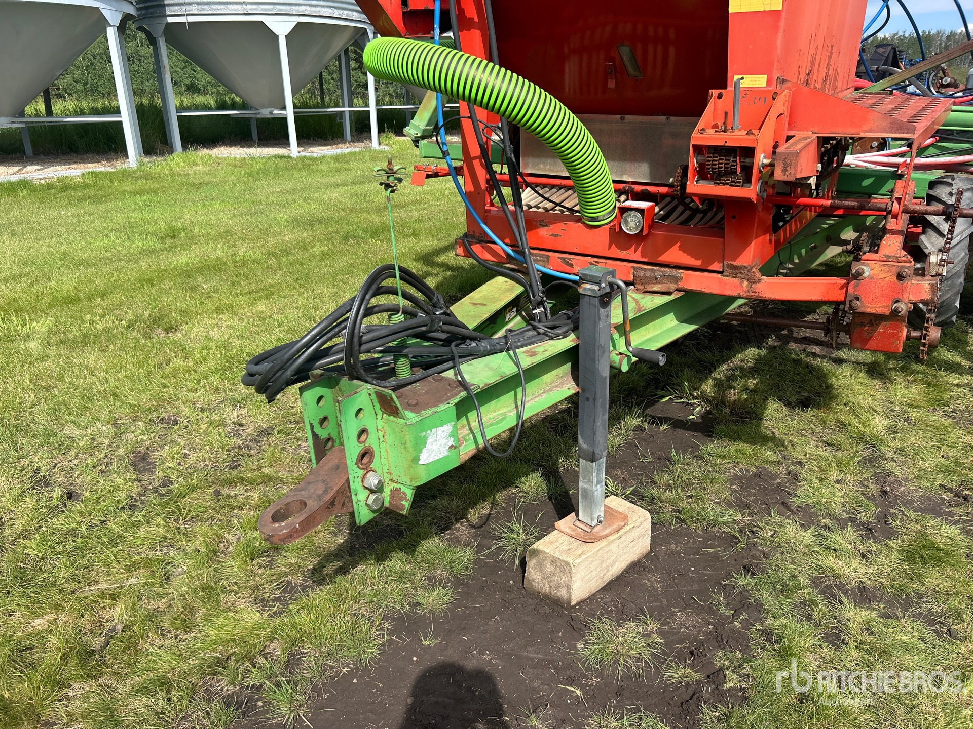 John Deere 1610